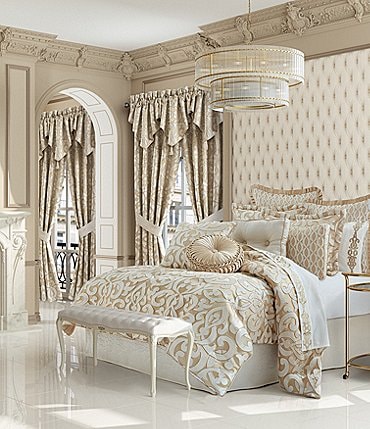 Image of J. Queen New York La Boheme Interlocking Damask Comforter Set