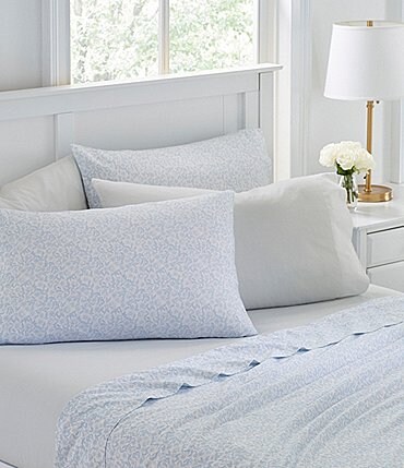 Image of Laura Ashley 200-Thread Count Belle Cottage Floral Cotton Percale 6-Piece Sheet Set