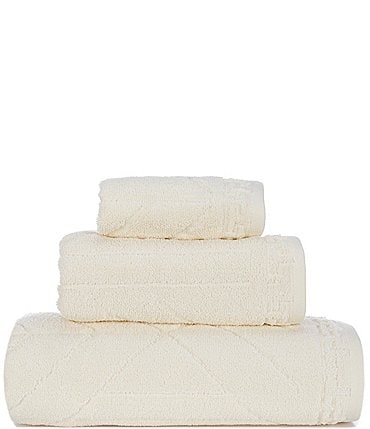 Image of Luxury Hotel Duchess Geometric Bath Towels