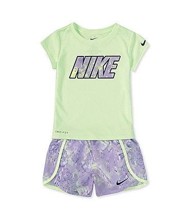 Image of Nike Baby Girls 12-24 Months Short Sleeve Green Solid Logo Interlock T-Shirt & Printed Microfiber Shorts Set