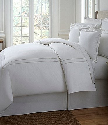 Image of Southern Living Heirloom 500-Thread-Count Sateen & Twill Comforter