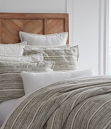 Image of Southern Living Simplicity Collection Hayden Matelasse Quilted Comforter