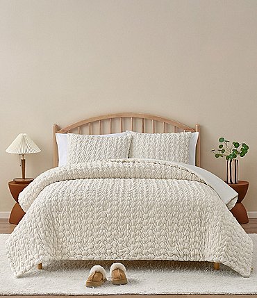 Image of UGG Dafni Ruched Plush Comforter Mini Set