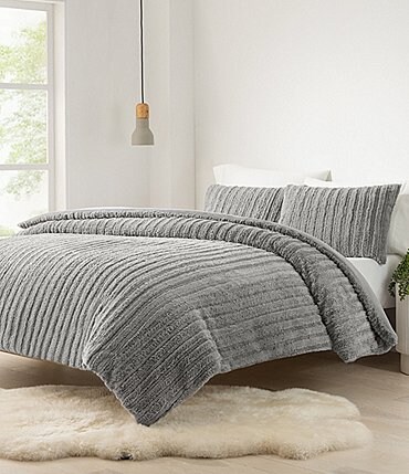Image of UGG Kenzie Line Textured Plush Comforter Mini Set