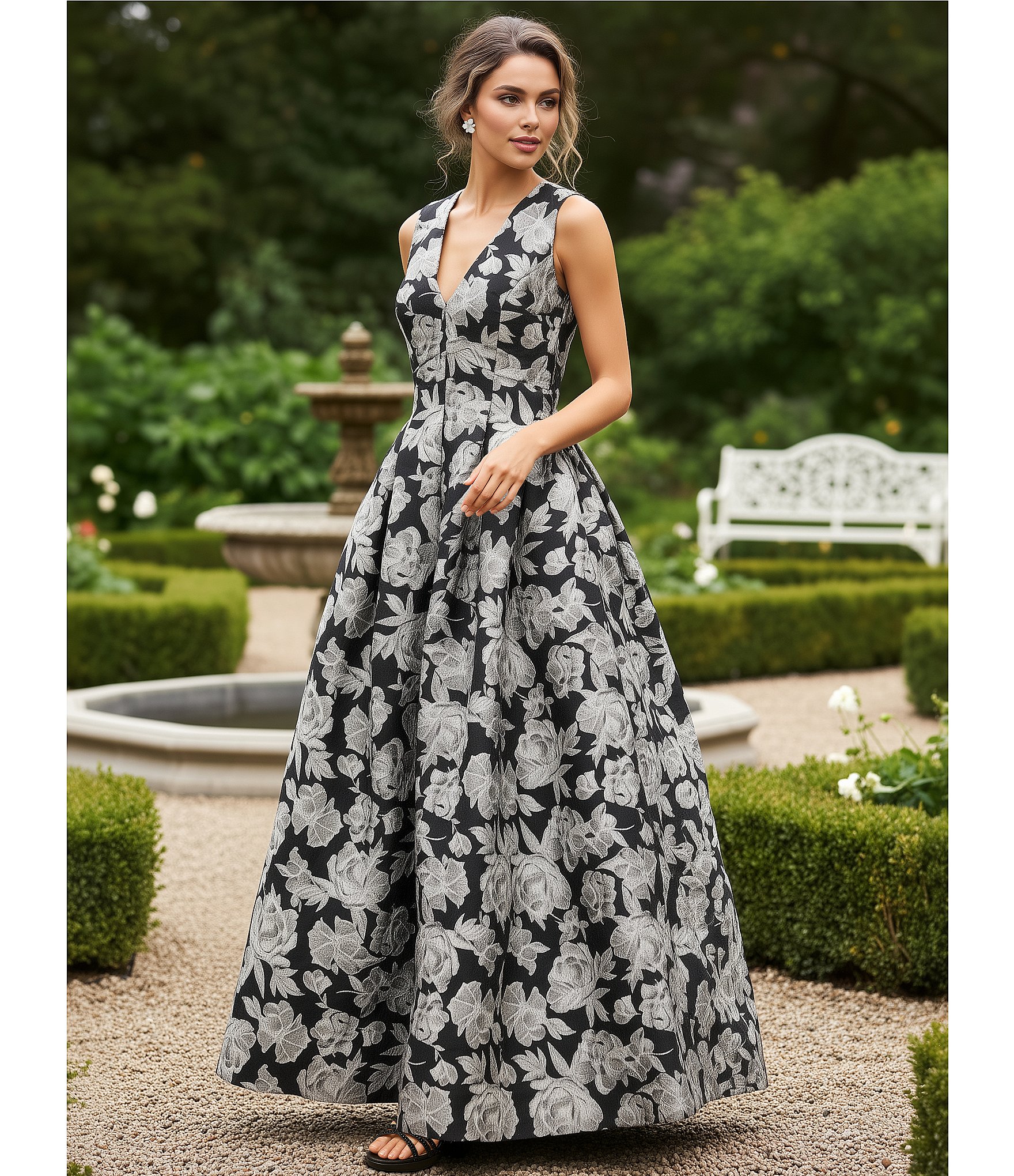 Alex Marie Petite Size Christine Floral Print Textured Jacquard Sleeveless Gown