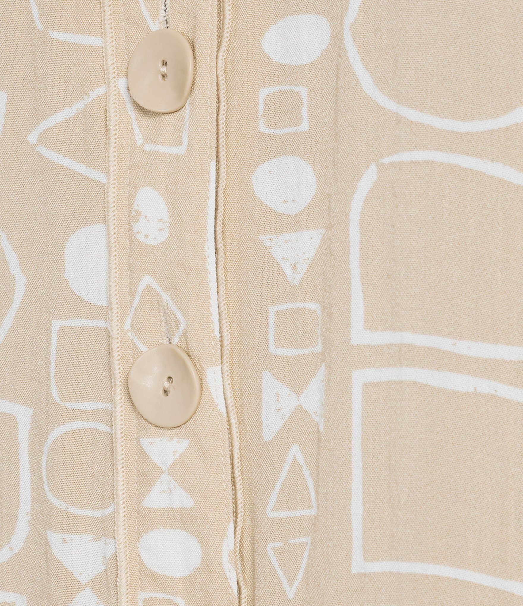 Ali Miles All-Over Geo Print Point Collar 3/4 Cinched Sleeve Button Front Tunic