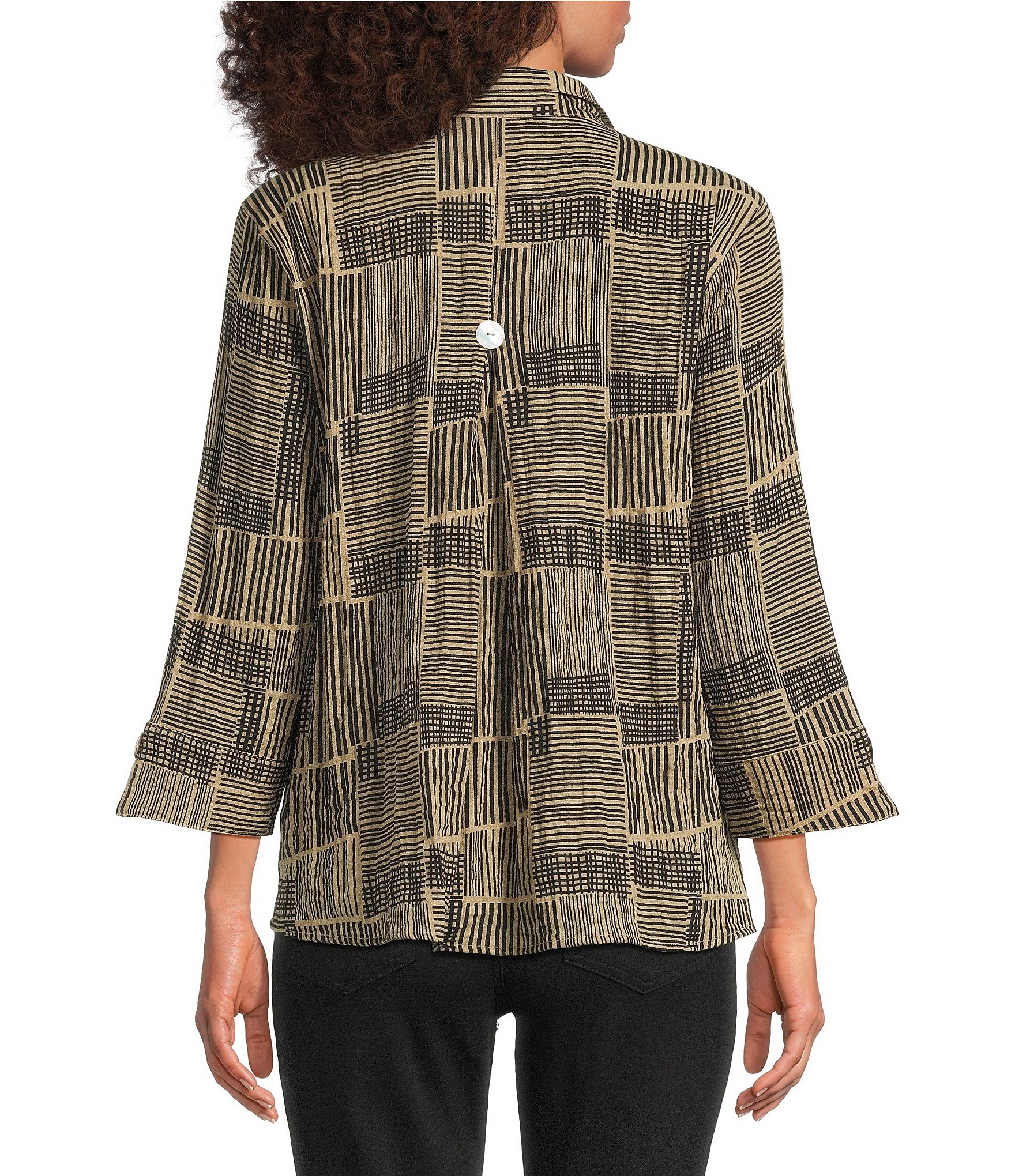 Ali Miles Woven Abstract Print Crinkle Woven Point Neck 3/4 Sleeve Button Front Tunic