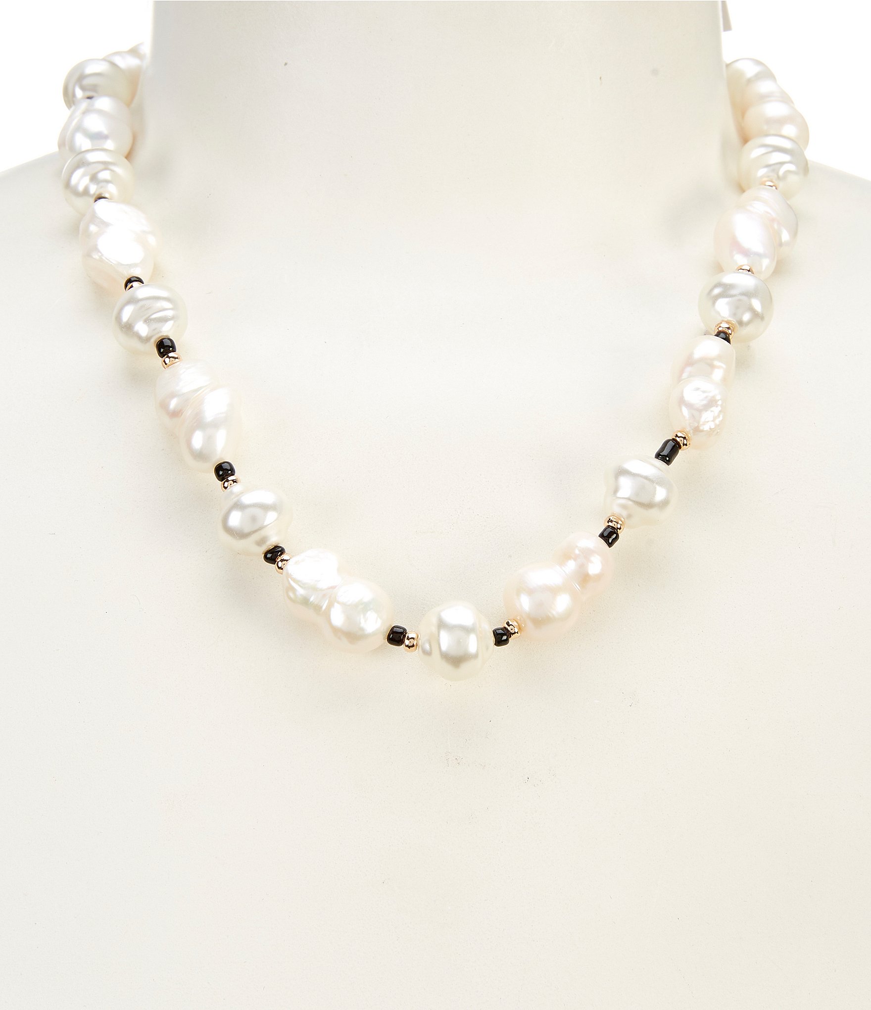 Anna & Ava Pearl Collar Necklace