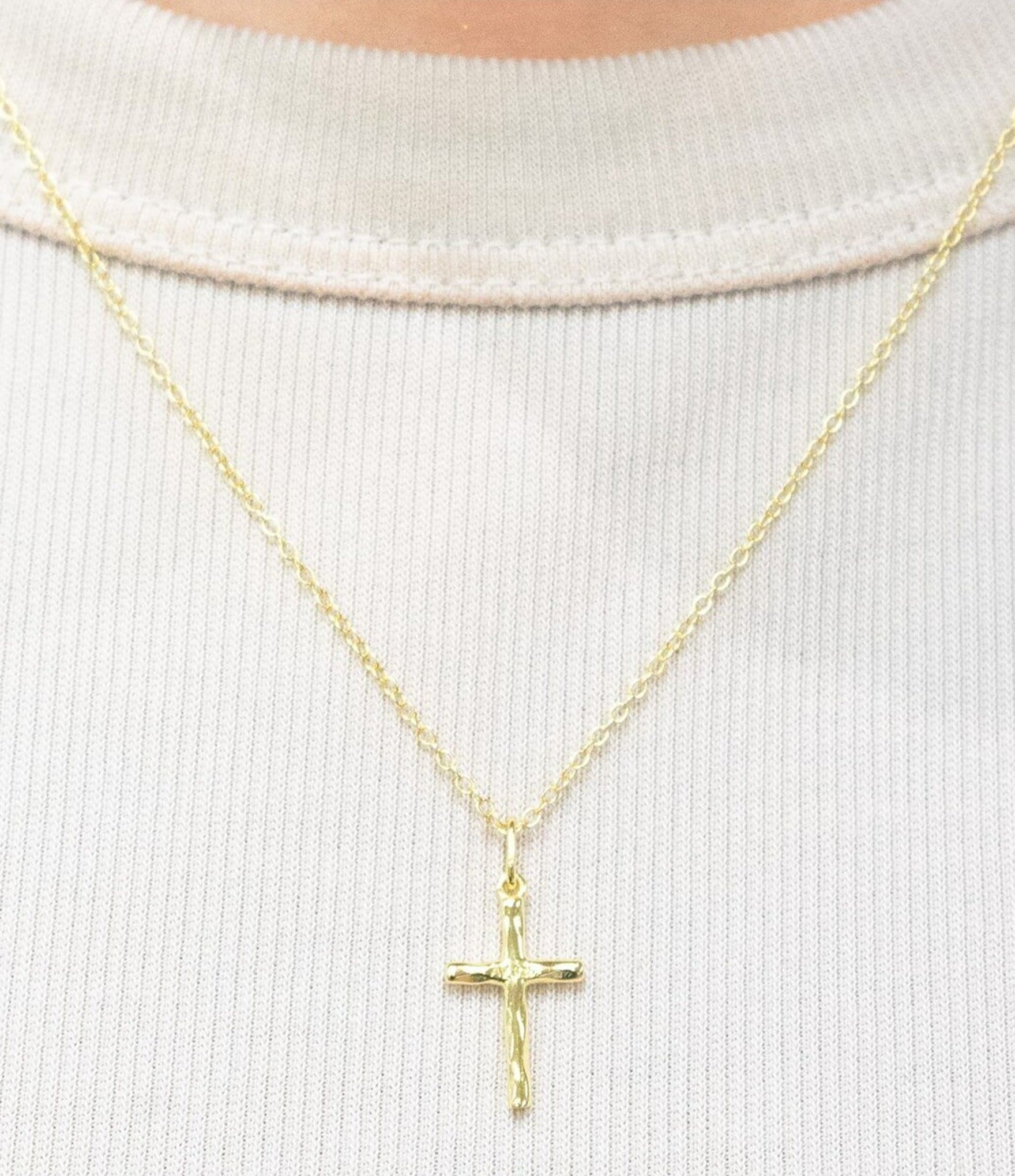 Argento Vivo Hammered Cross Short Pendant Sterling Silver Necklace