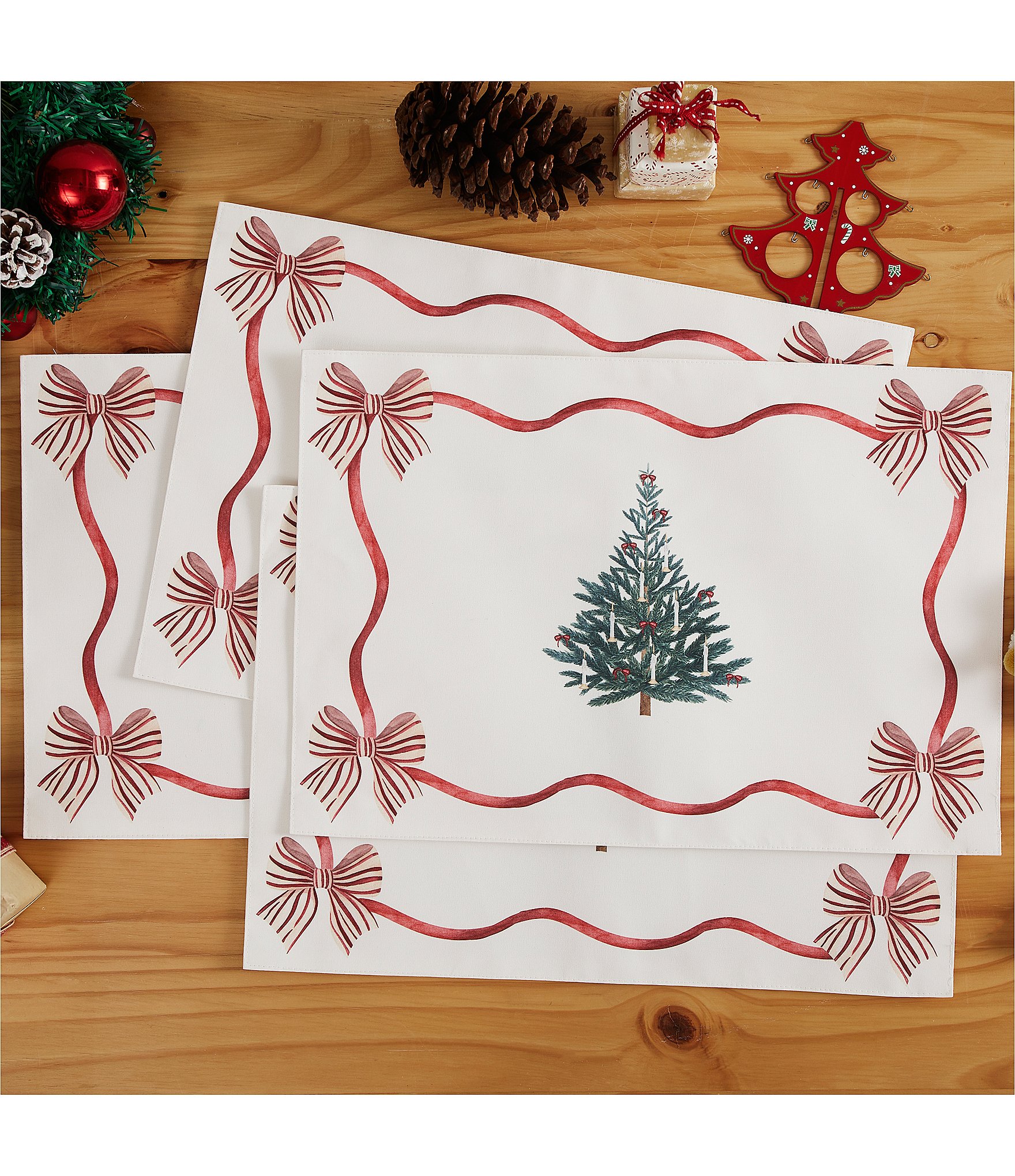 Avanti Linens Heirloom Noel Collection 4-Pack Placemat Set