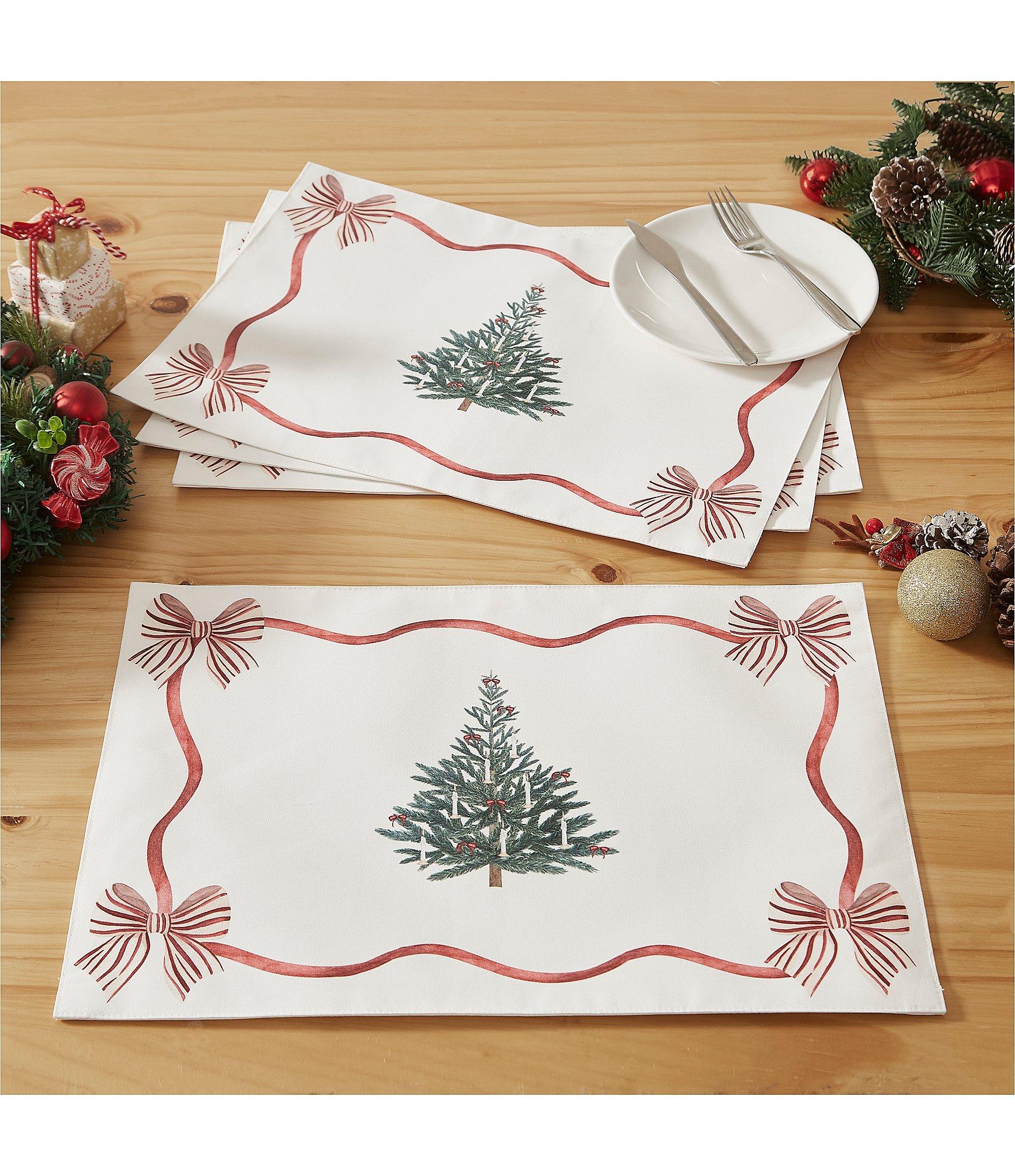 Avanti Linens Heirloom Noel Collection 4-Pack Placemat Set