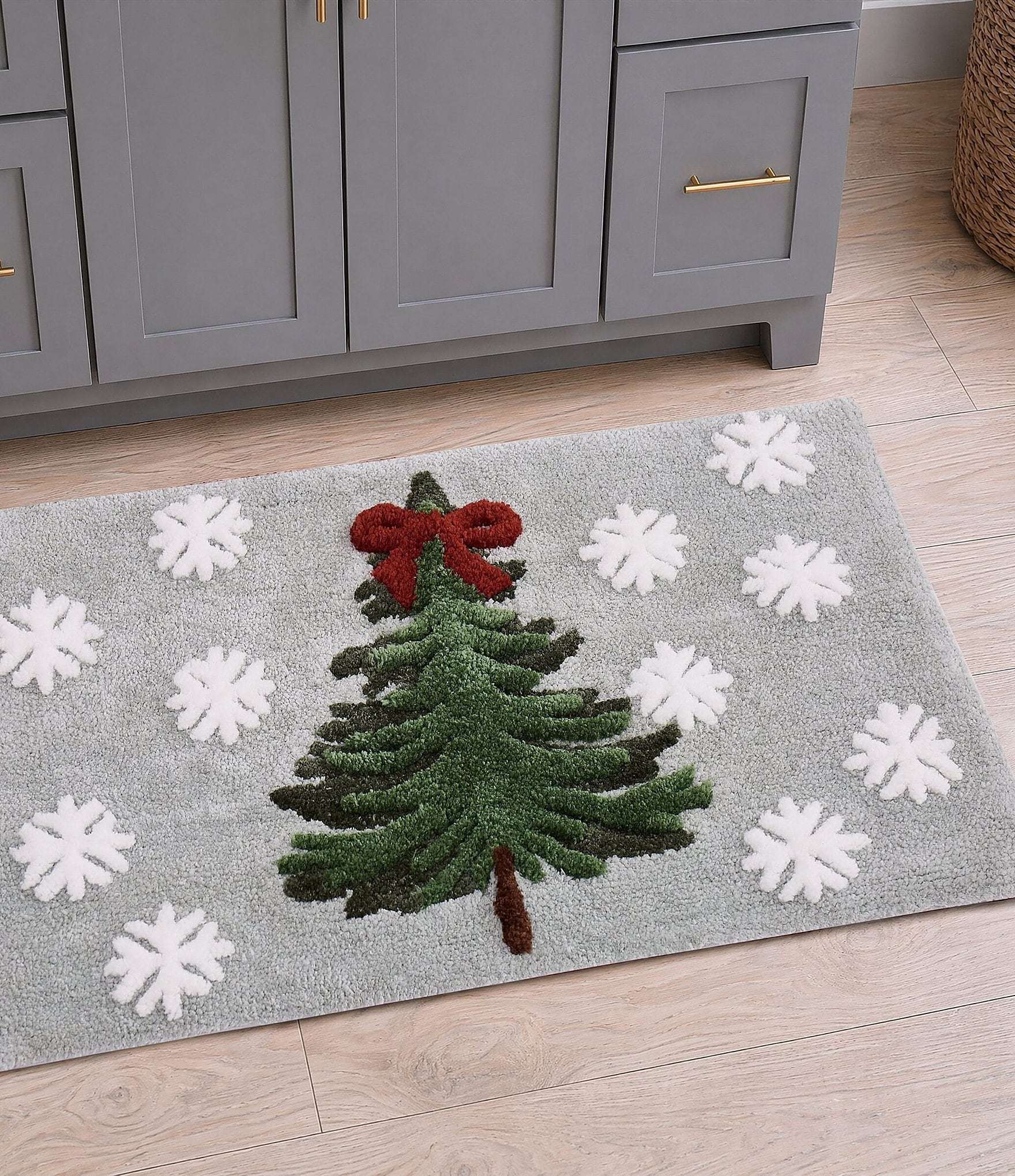 Avanti Linens Snowy Pines Decorative Holiday Bath Rug