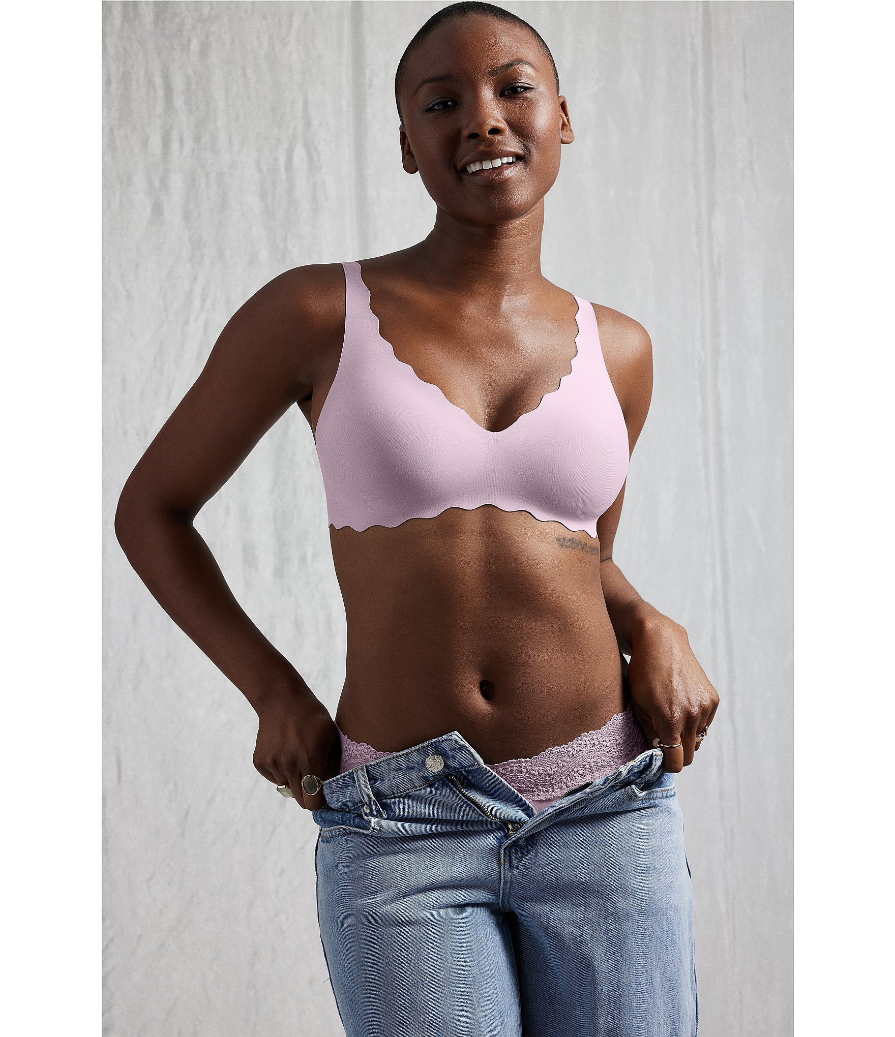 b.tempt'd by Wacoal B.wow'd Wire Free Scalloped V-Neck Convertible Bra