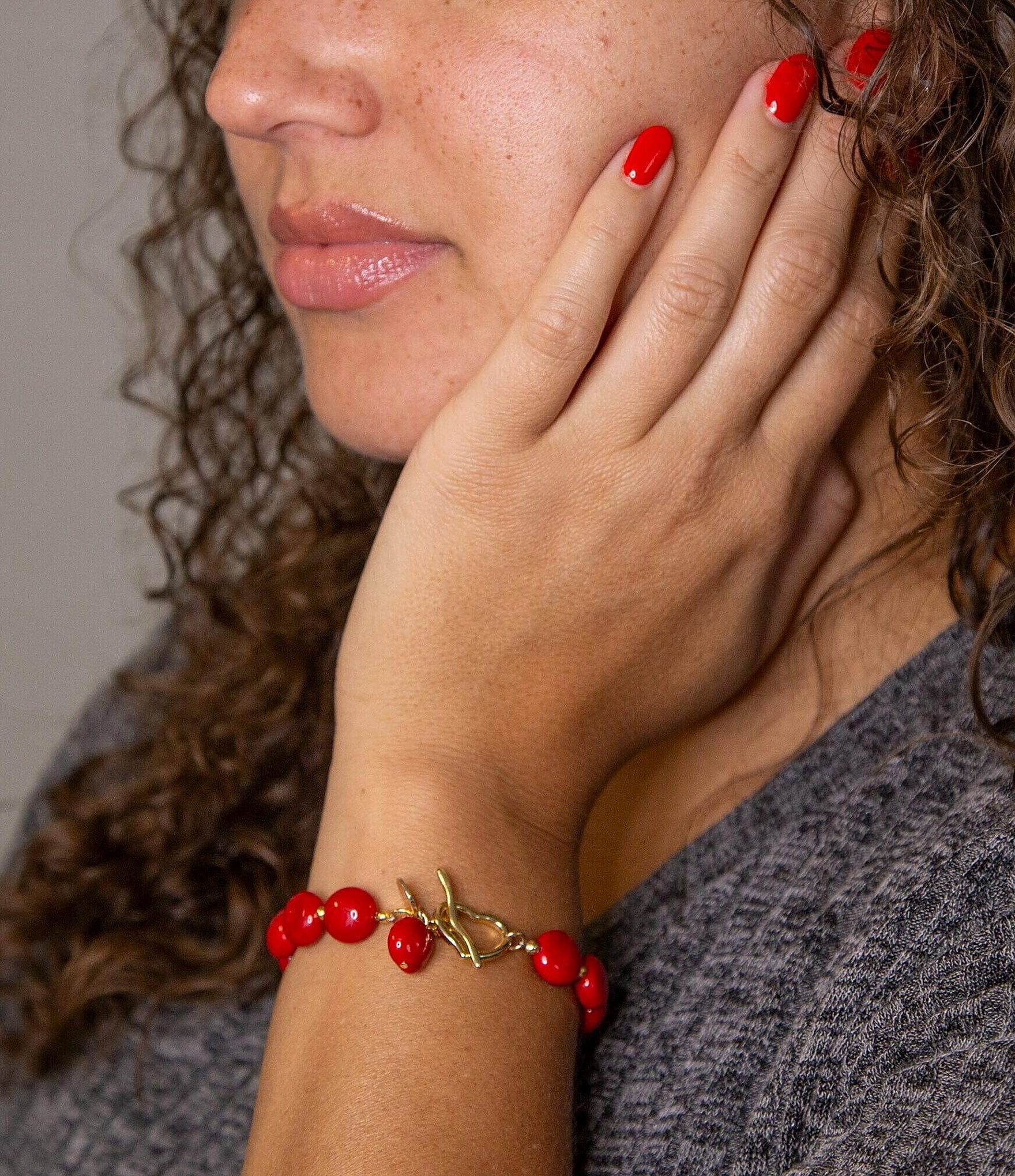 Barse Red Shell Pearl Line Bracelet