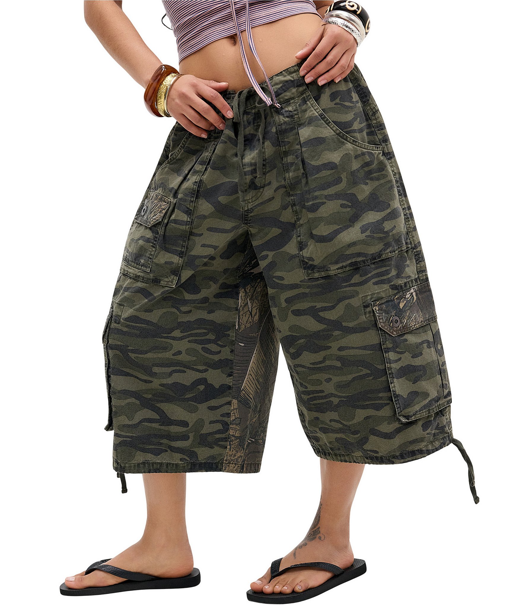 BDG Urban Outfitters Diego Camouflage Printed Cropped Cargo Pants