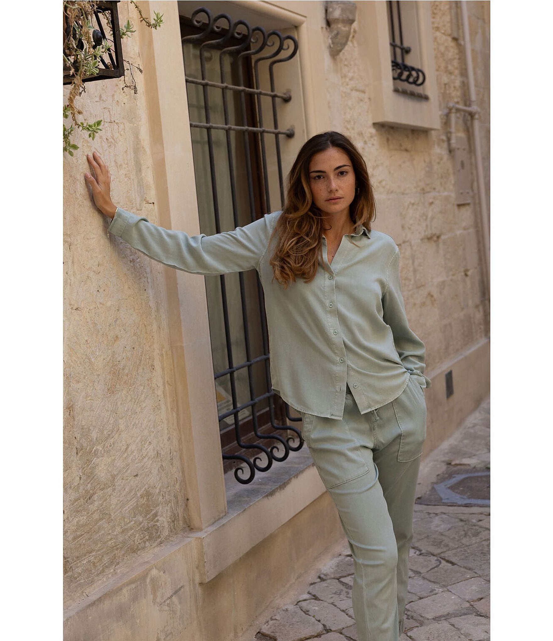Bella Dahl Woven Drawstring Front Cropped Jogger Pants