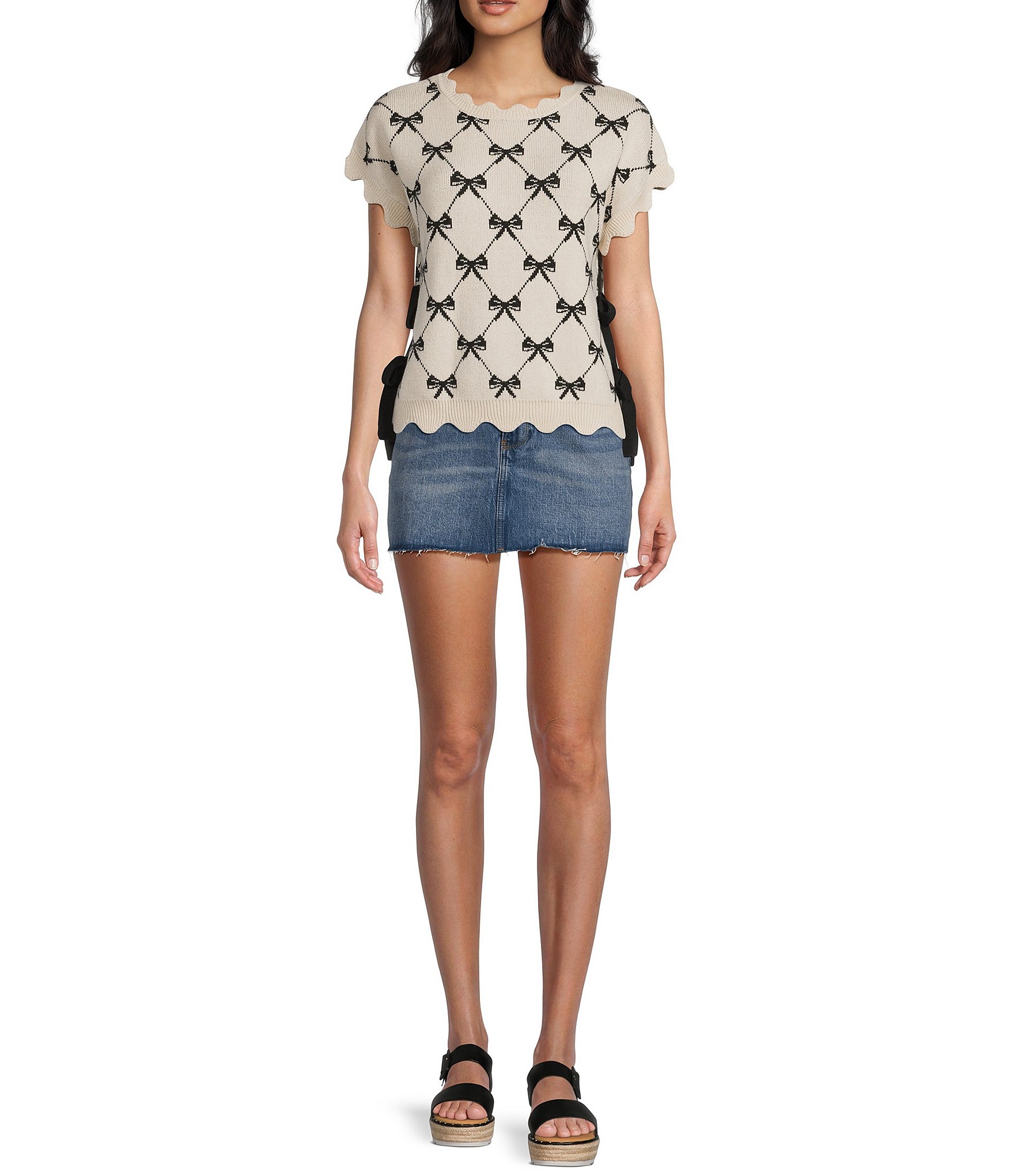 Blu Pepper Bow Pattern Knit Short Sleeve Tie Side Sweater