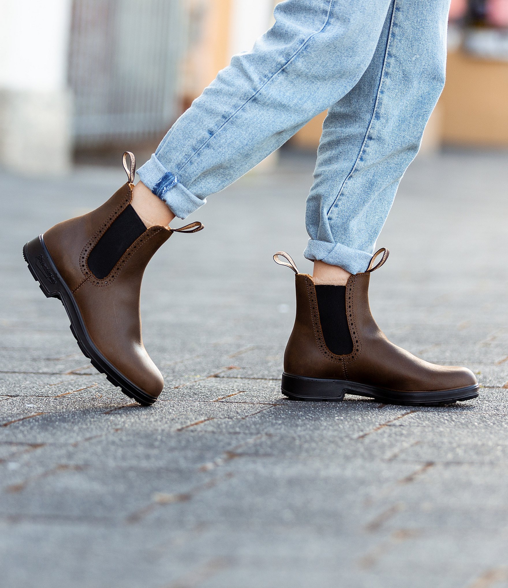 Blundstone Women's Original Water-Resistant Leather Brogue Booties