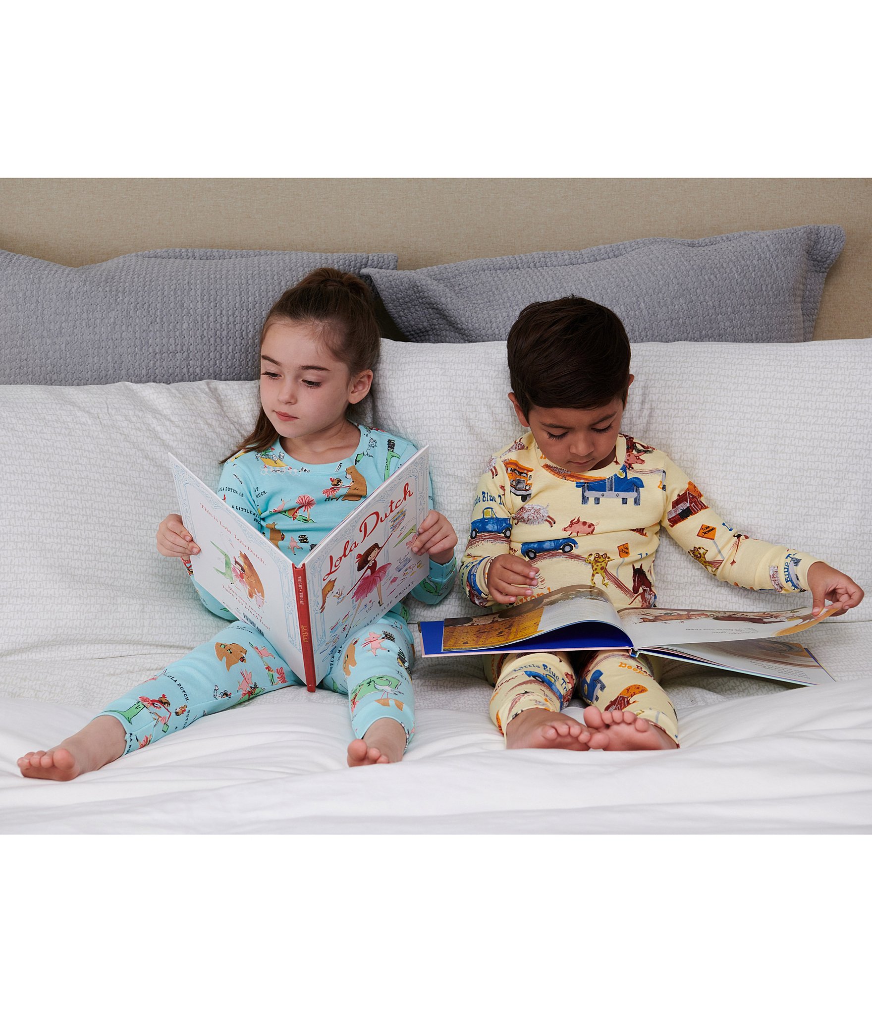 Books To Bed Little Boys 2-6 Little Blue Truck Two-Piece Pajamas & Book Set