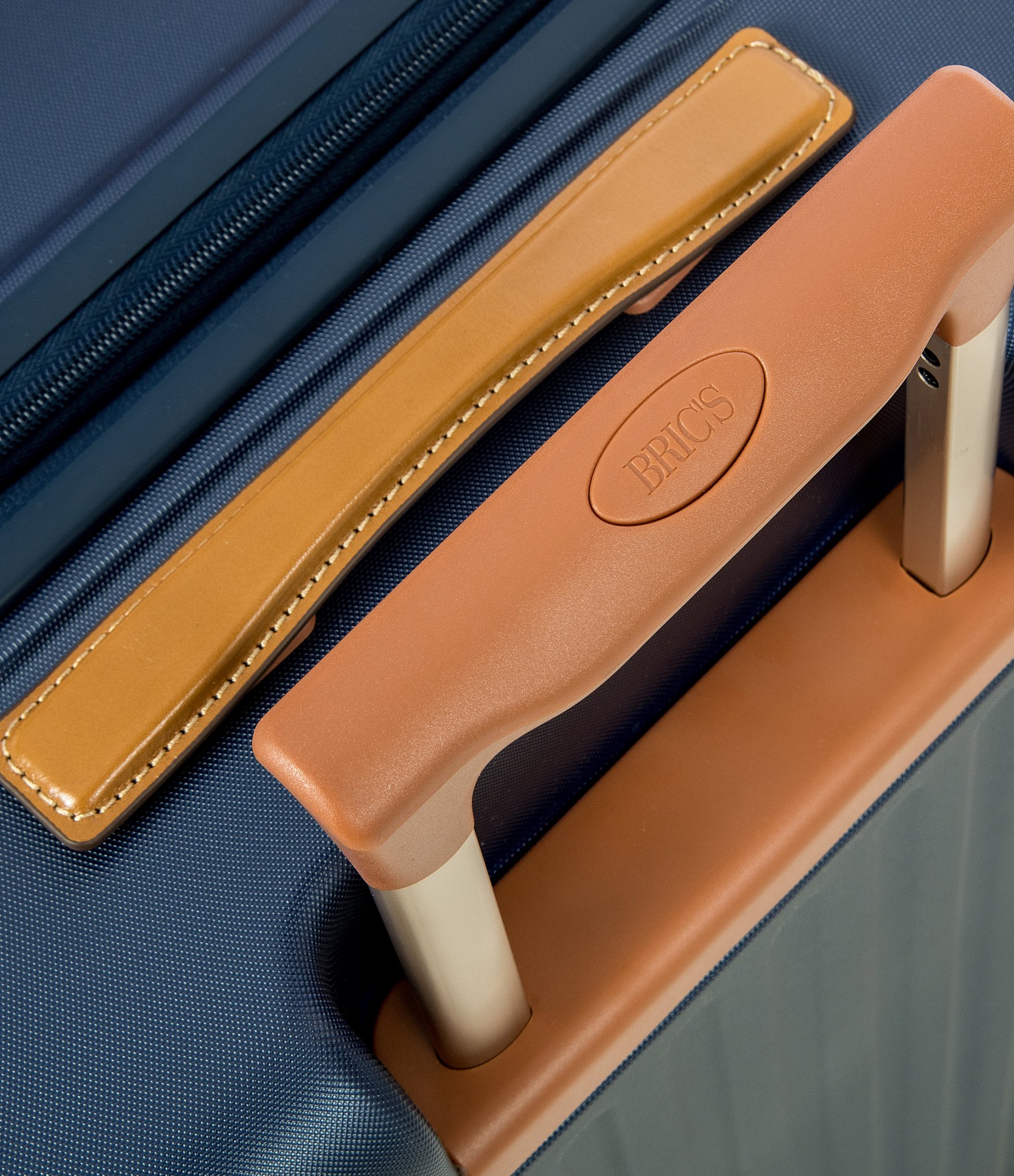 Bric's Capri 27#double; Medium Spinner Suitcase