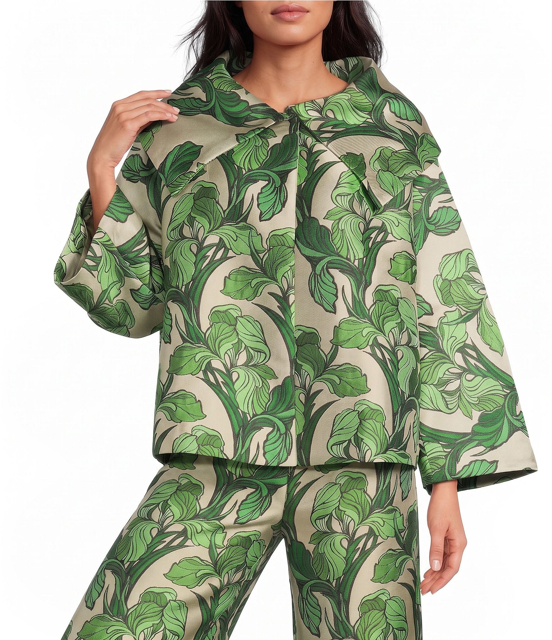 Buru Grace Printed Brocade Oversized Point Collar 3/4 Sleeve Cropped Coat