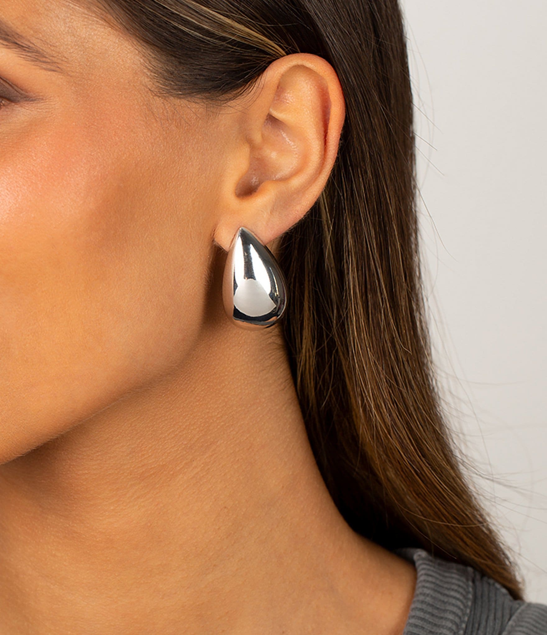 By Adina Eden Solid Chunky Teardrop Hoop Earrings