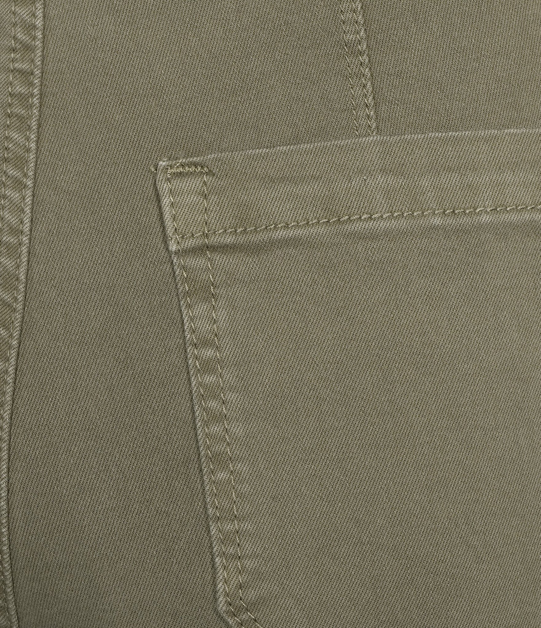 Charlie B. Stretch Twill Mid Rise Flat Front Patch Pocket Wide Leg Cropped Pants