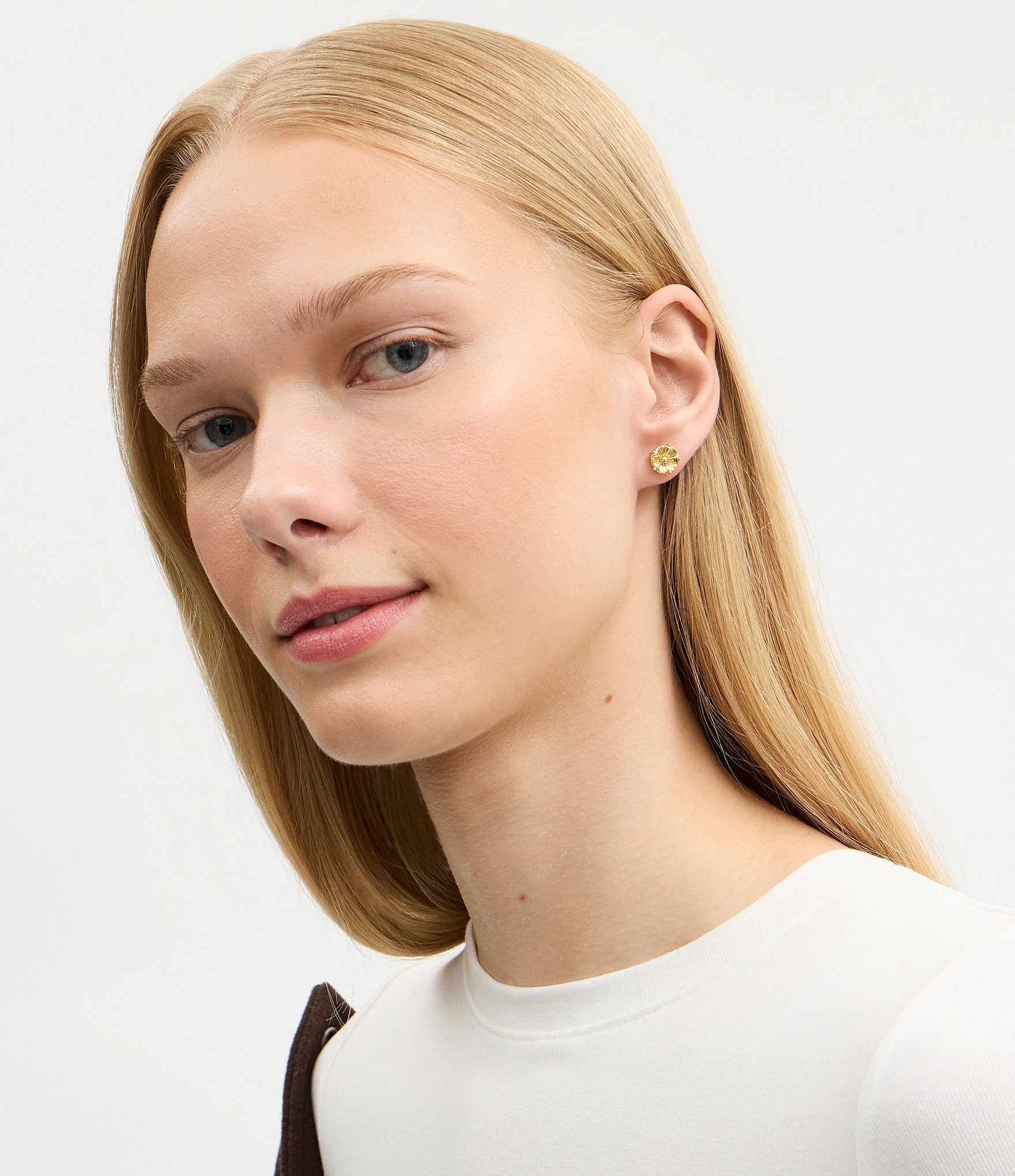 COACH Signature Tea Rose Prong Stud Earrings