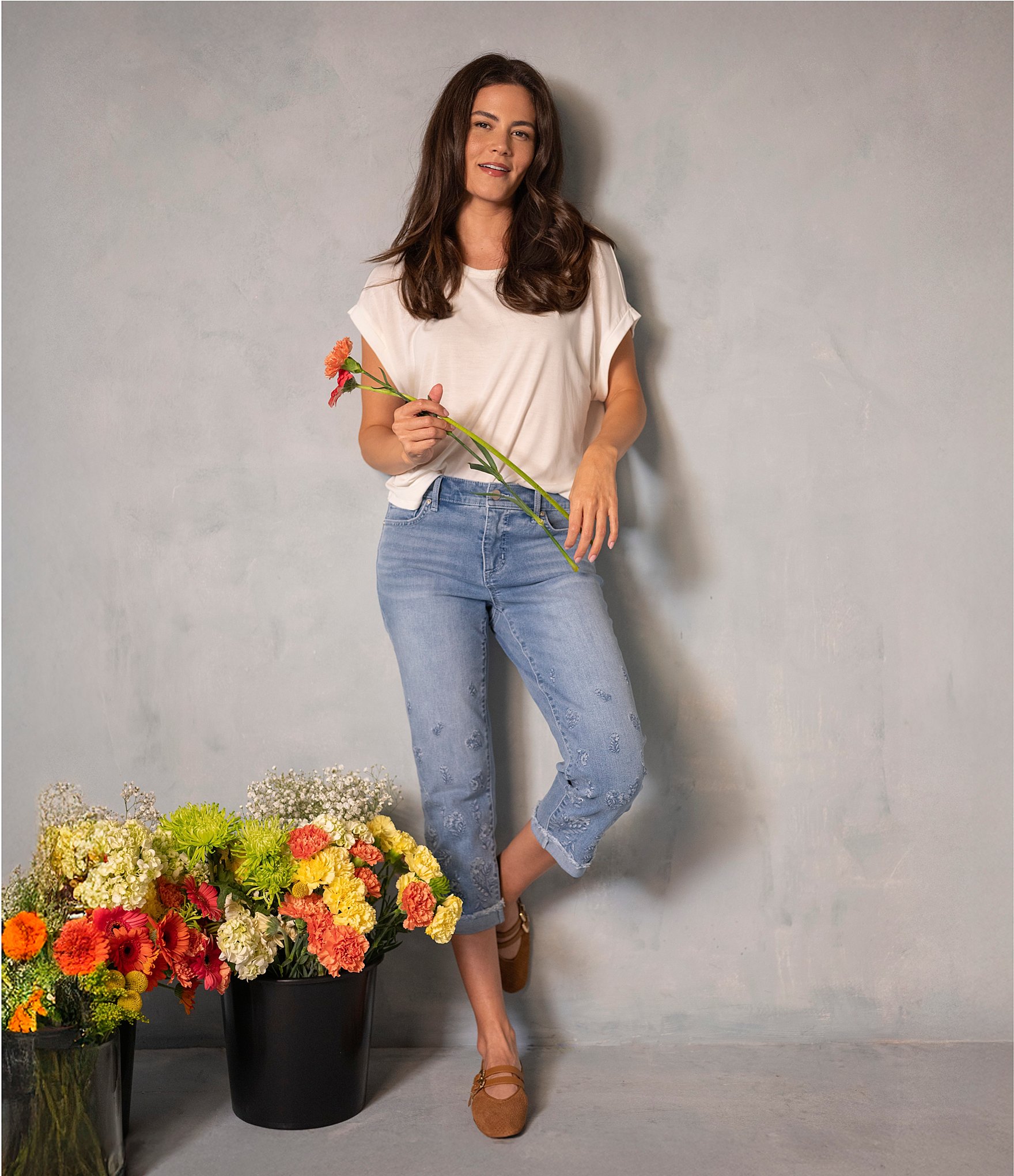 Code Bleu Soho Stretch Denim Embroidered Slim Capri Jeans