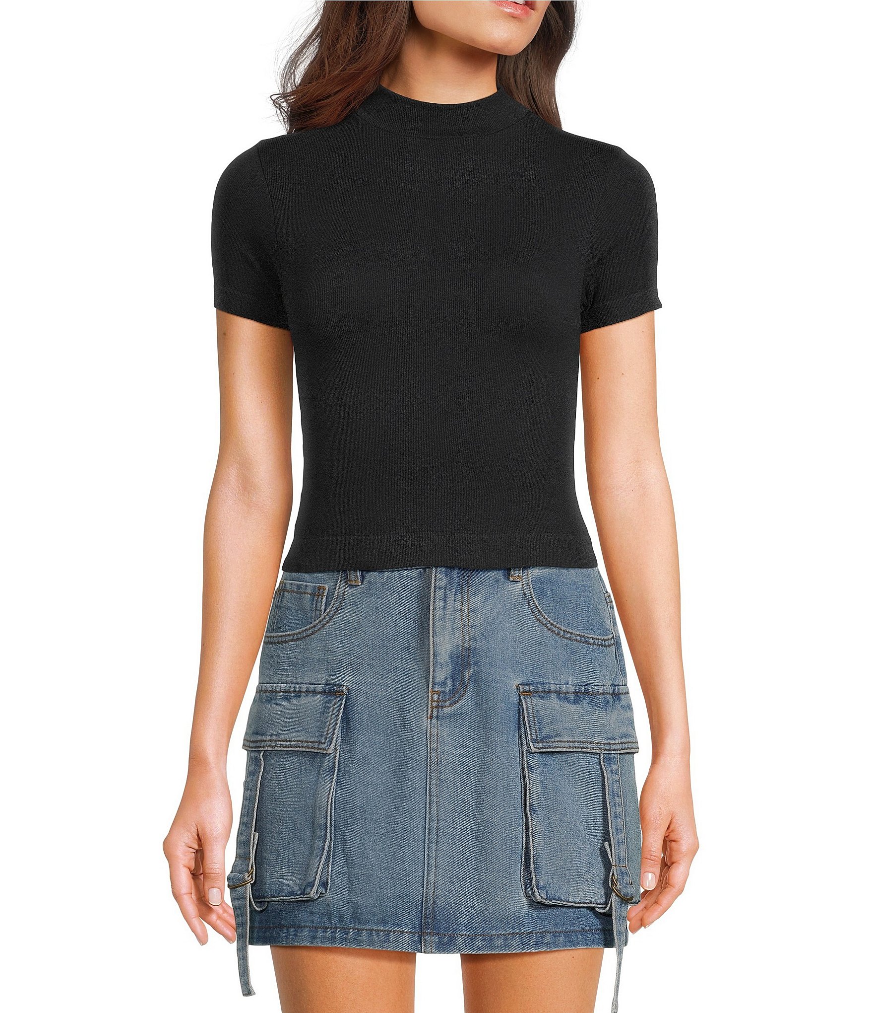 C&V Chelsea & Violet Mock Neck Seamless Knit Crop Top