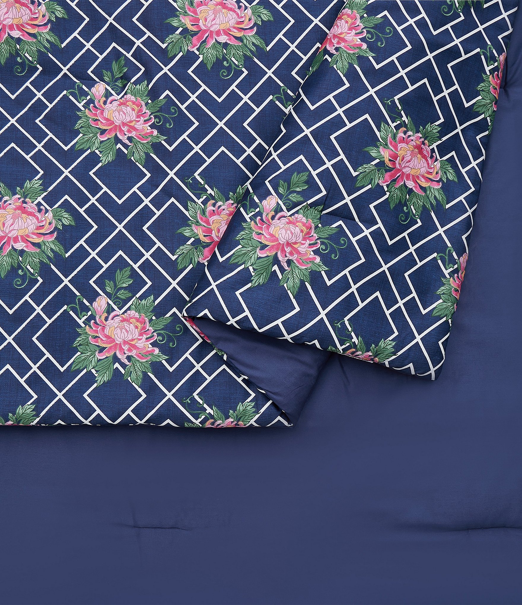 Dee Ocleppo Chrysanthemum Geo-Trellis Print Reversible Comforter Mini Set