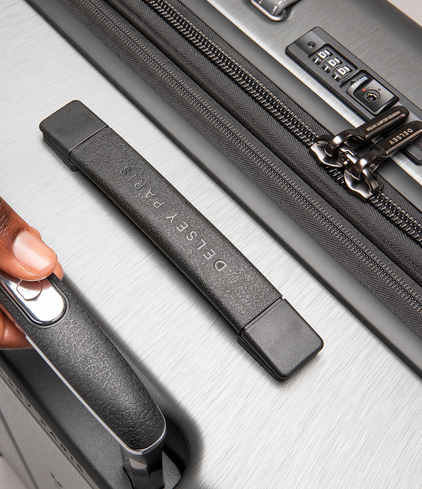 Delsey Paris Cadence Collection Expandable 29#double; Large Spinner