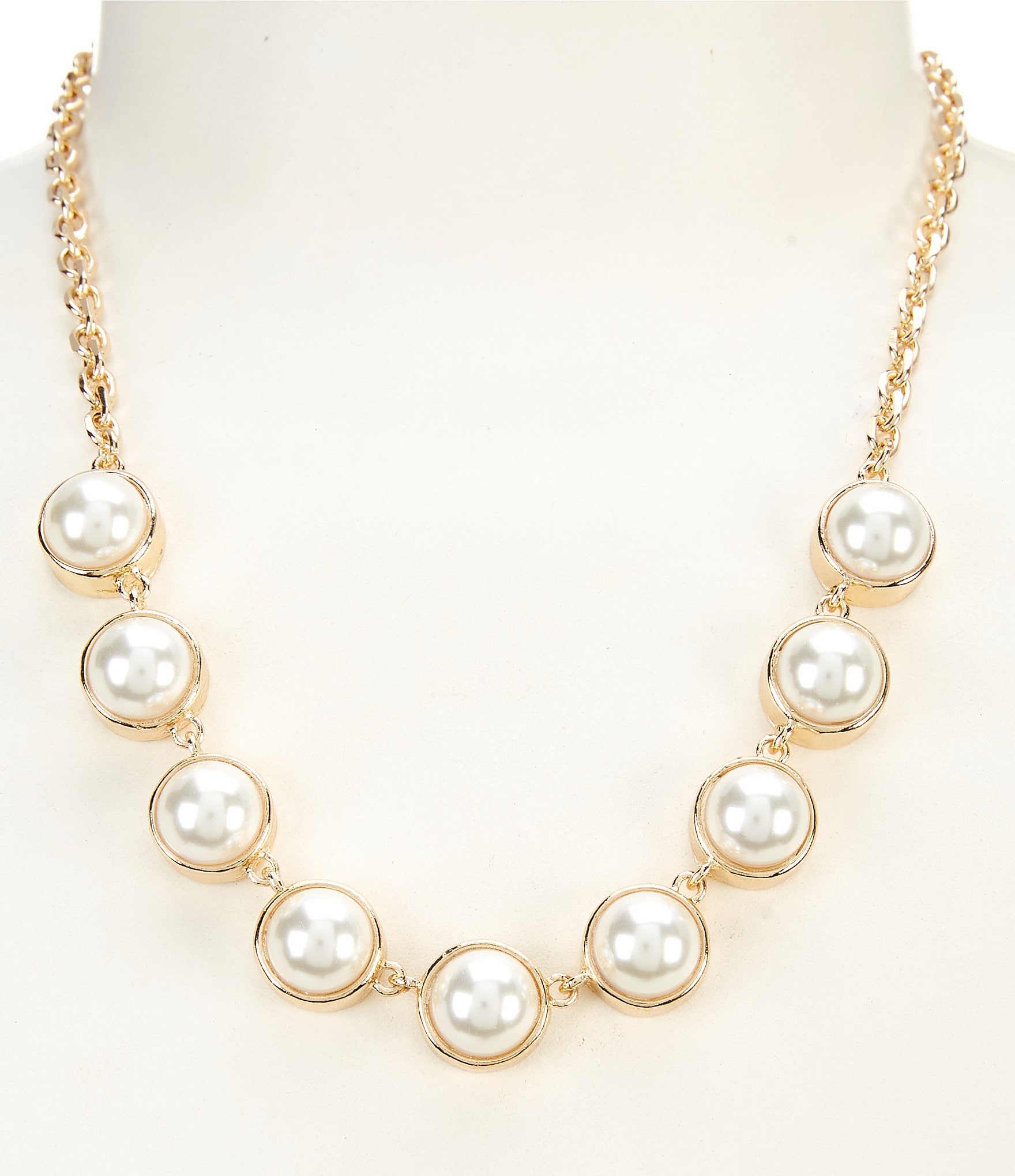 Dillard's Pearl Cab Round Gold Metal Frontal Collar Necklace