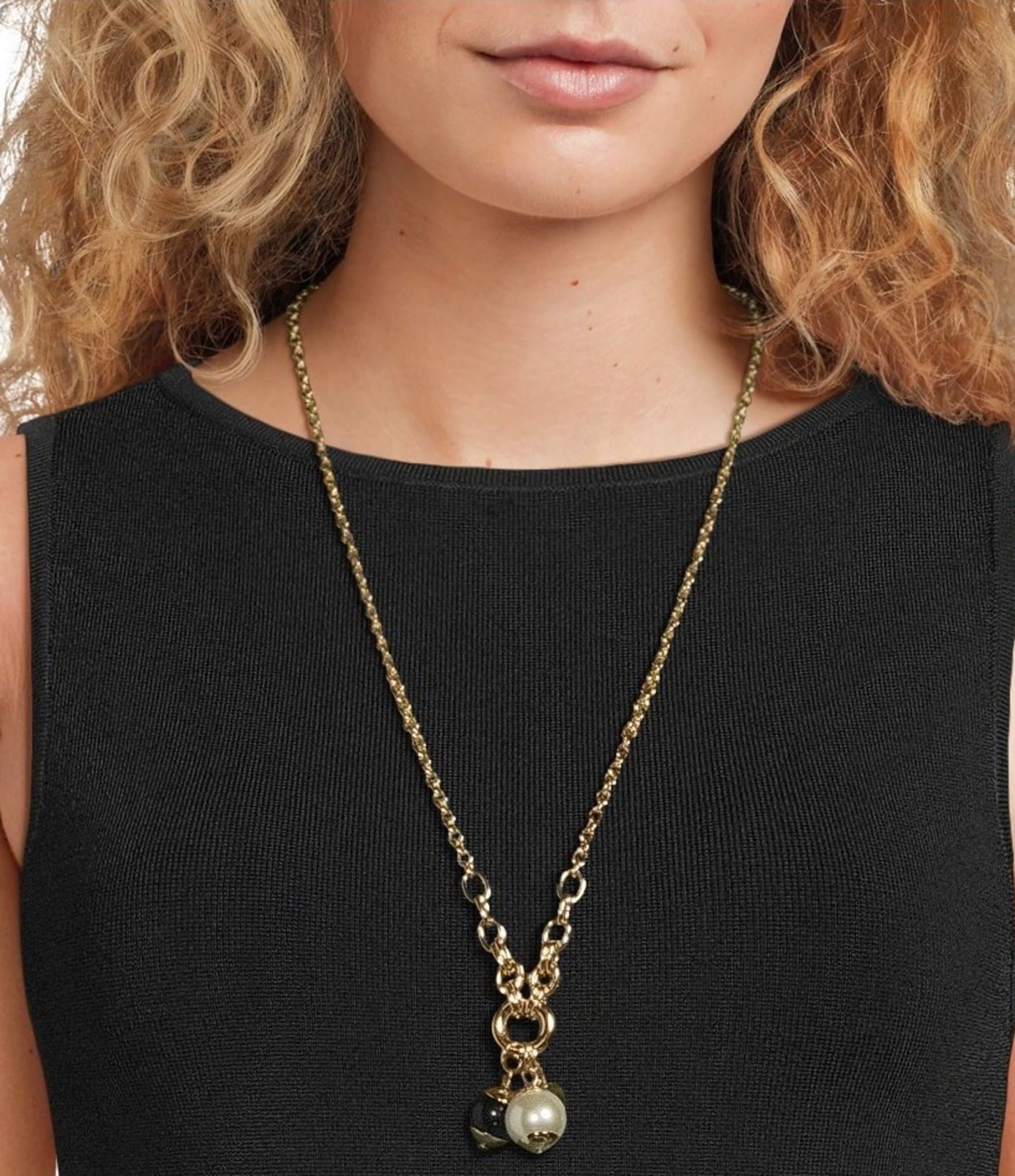 Dillard's Shaky Beads Long Pendant Necklace