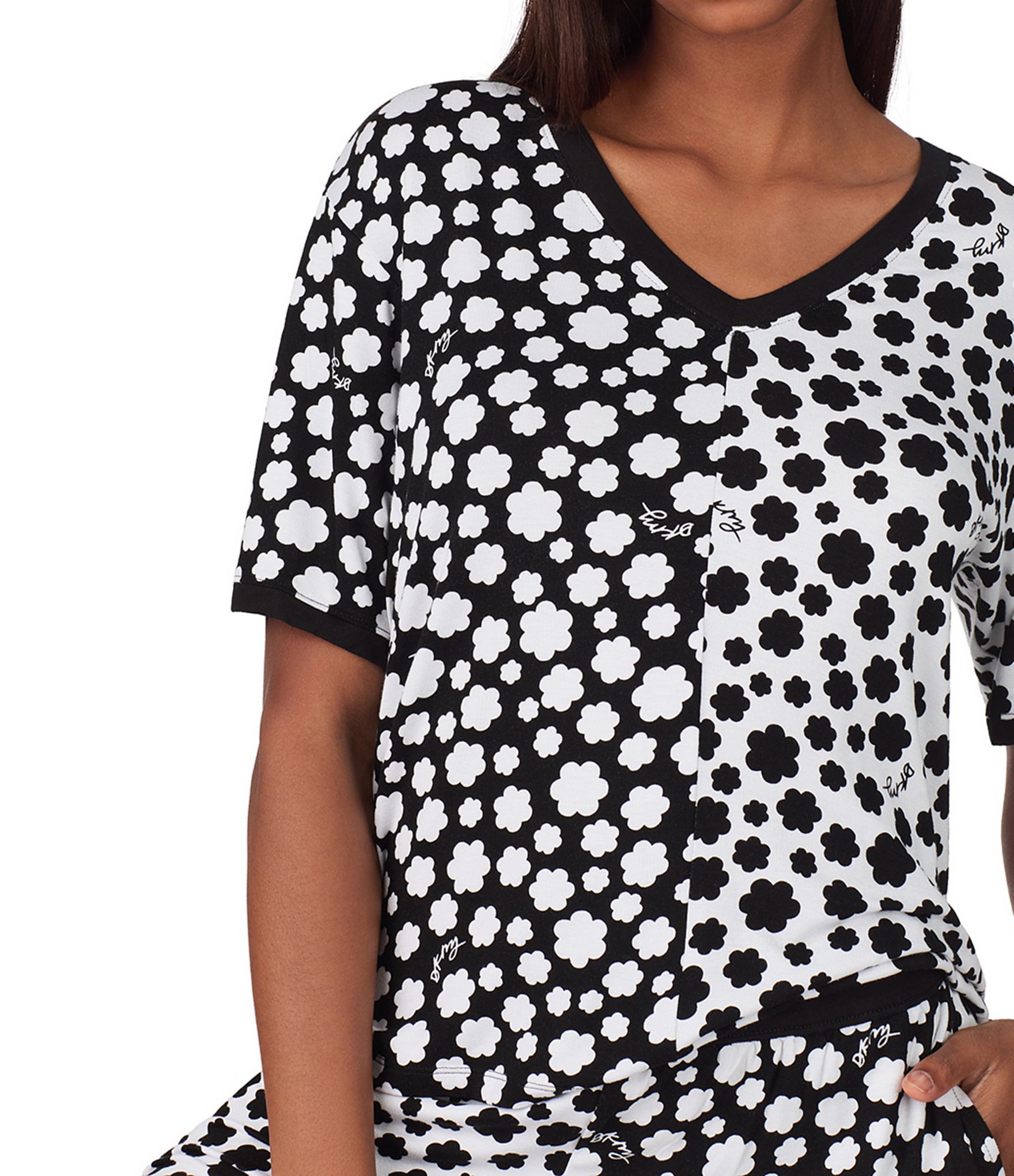 DNKY Mixed Dot Print V-Neck Short Sleeve Knit Shorty Pajama Set