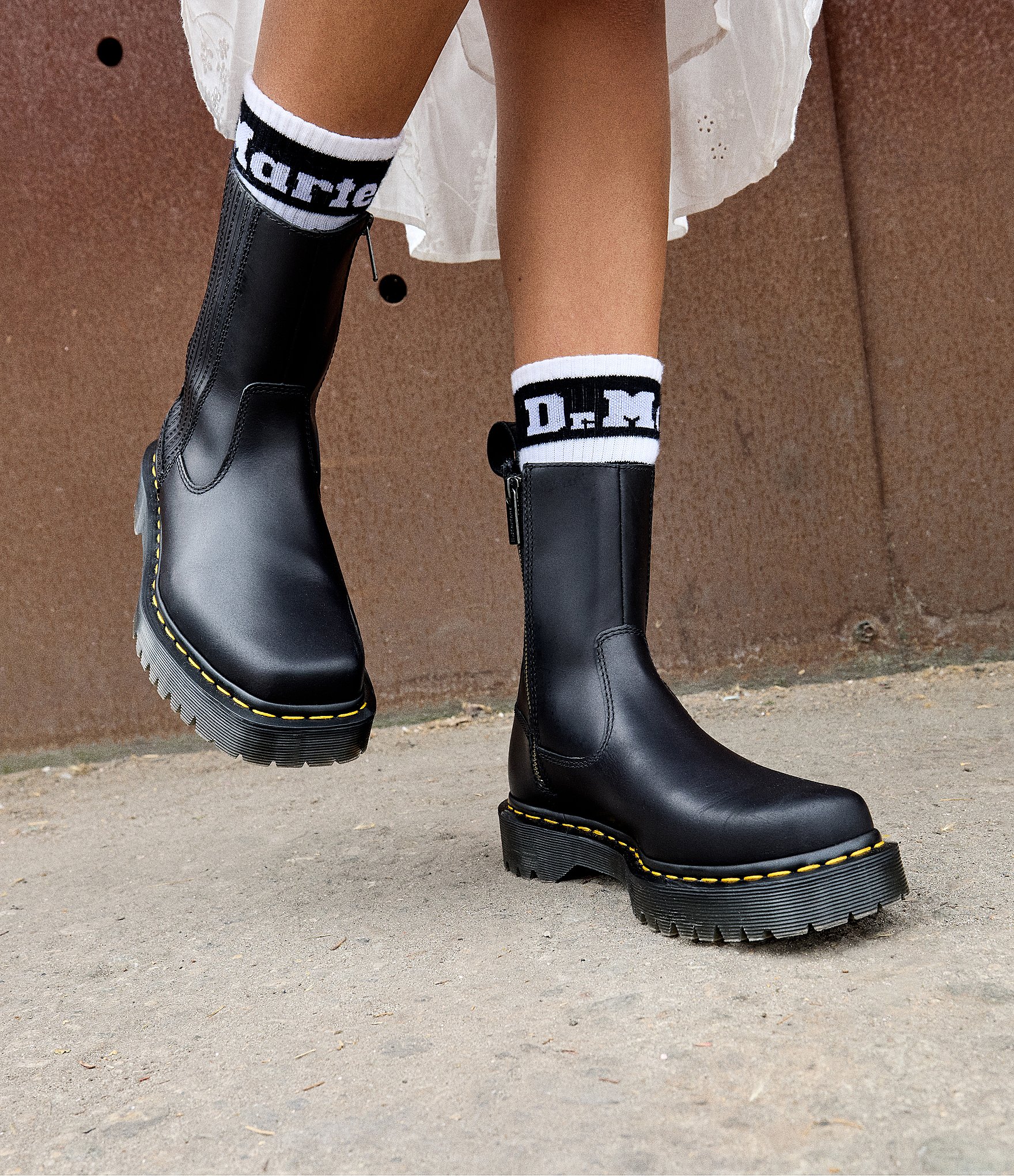 Dr. Martens Amaayah Lo Orleans Leather Pull On Booties