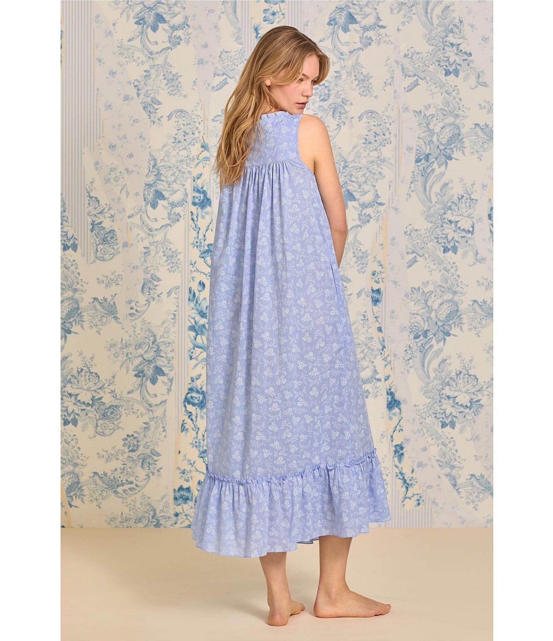 Eileen West Sleeveless Sweetheart Neck Floral Woven Chambray Ballet Nightgown