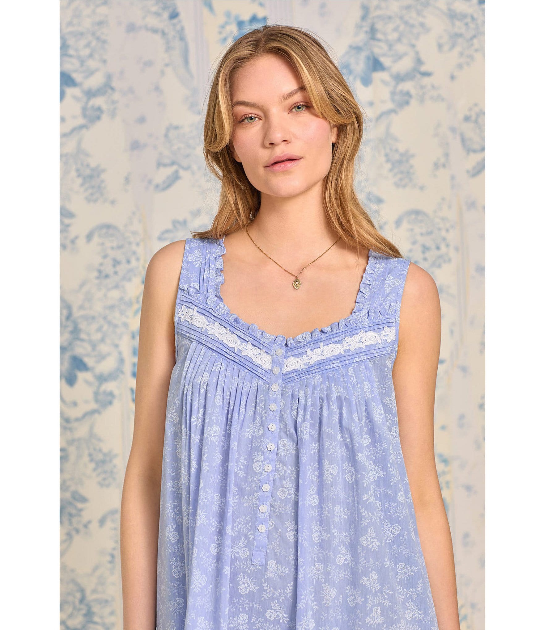 Eileen West Sleeveless Sweetheart Neck Floral Woven Chambray Ballet Nightgown