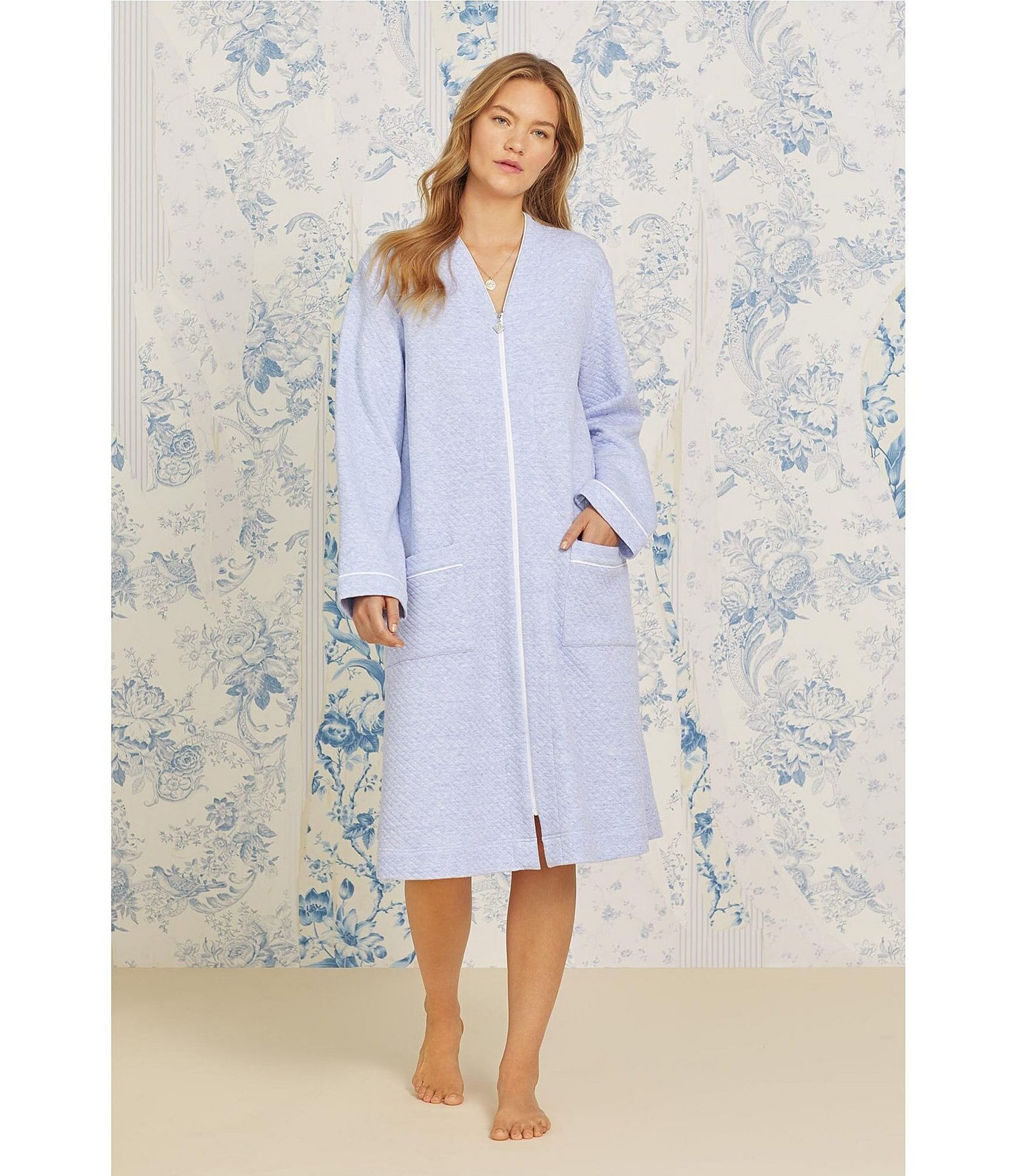 Eileen West Waltz Diamond Quilted Long Sleeve Zip-Front Waltz Robe