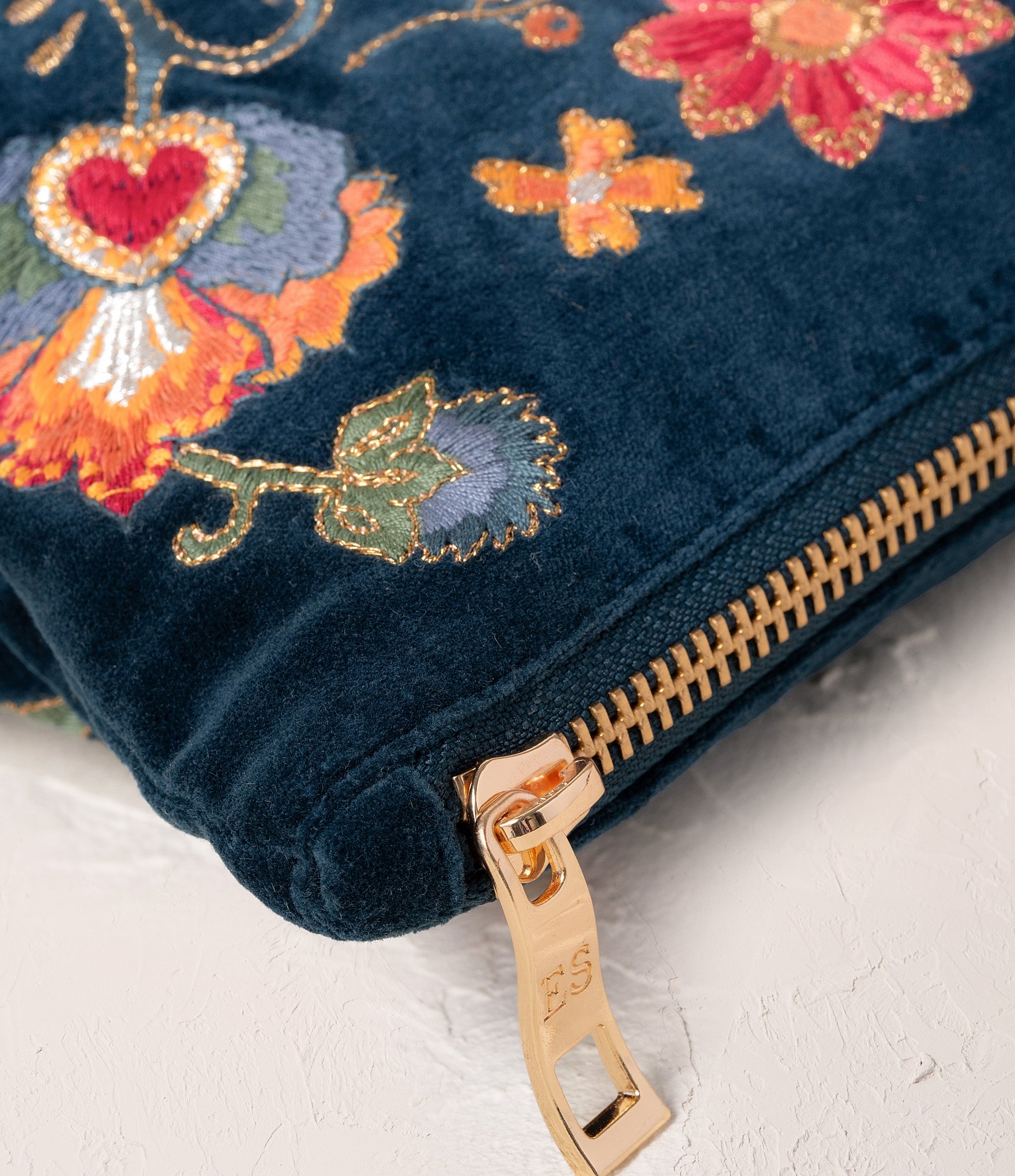 Elizabeth Scarlett Botanical Garden Velvet Everyday Pouch