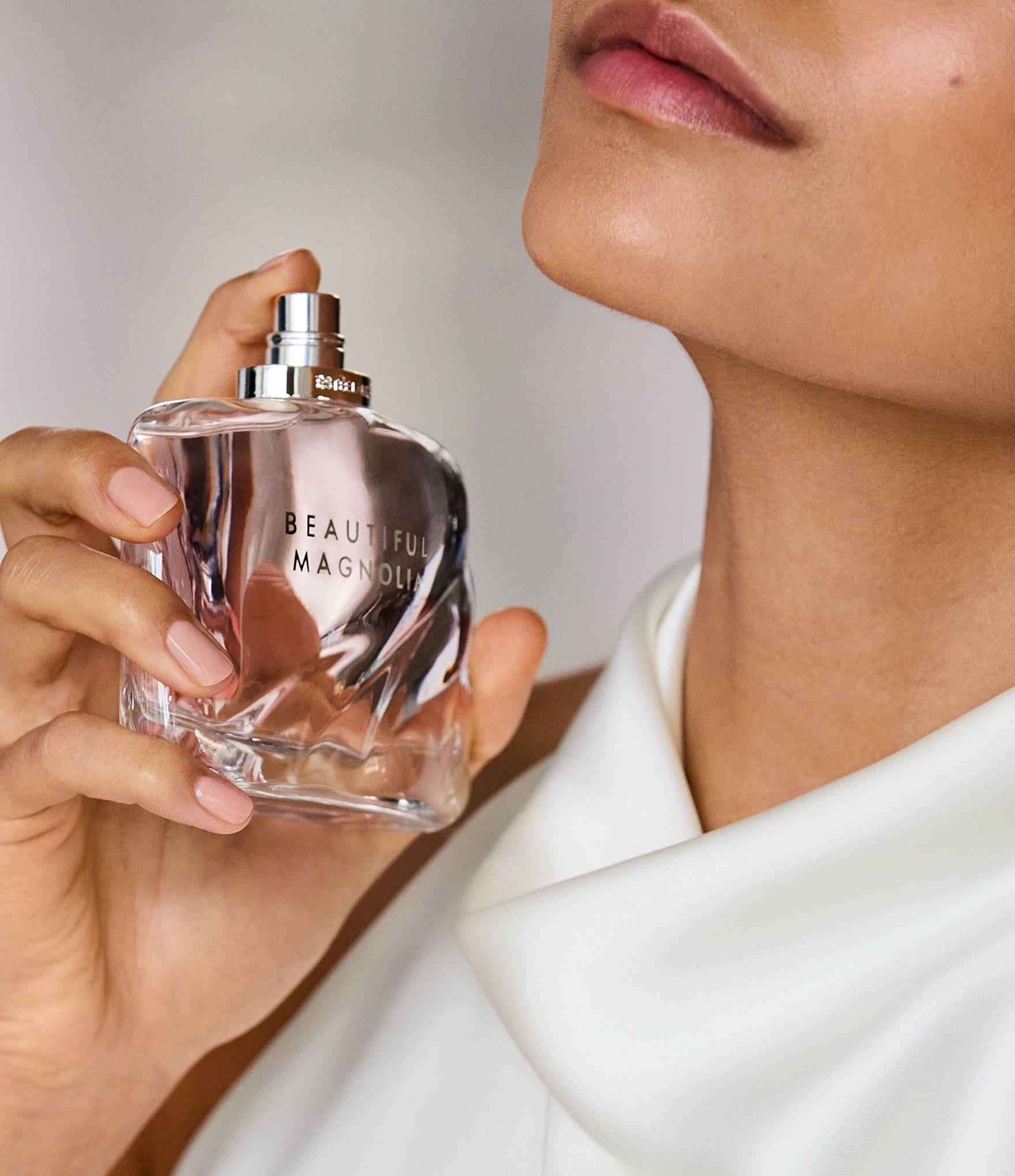 Estee Lauder Beautiful Magnolia Eau de Parfum Spray