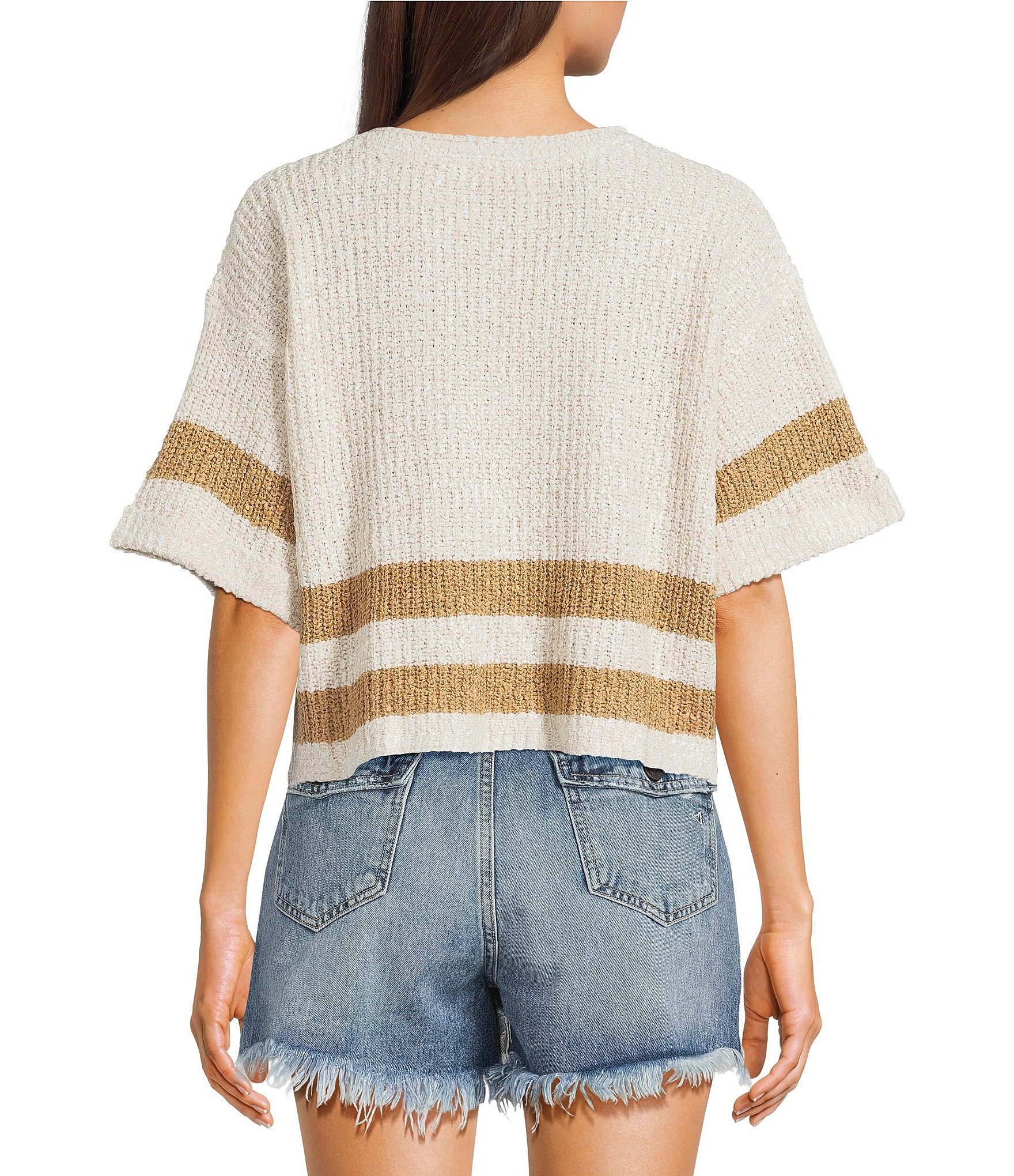 Evolutionary Split V-Neck Short Sleeve Sweater