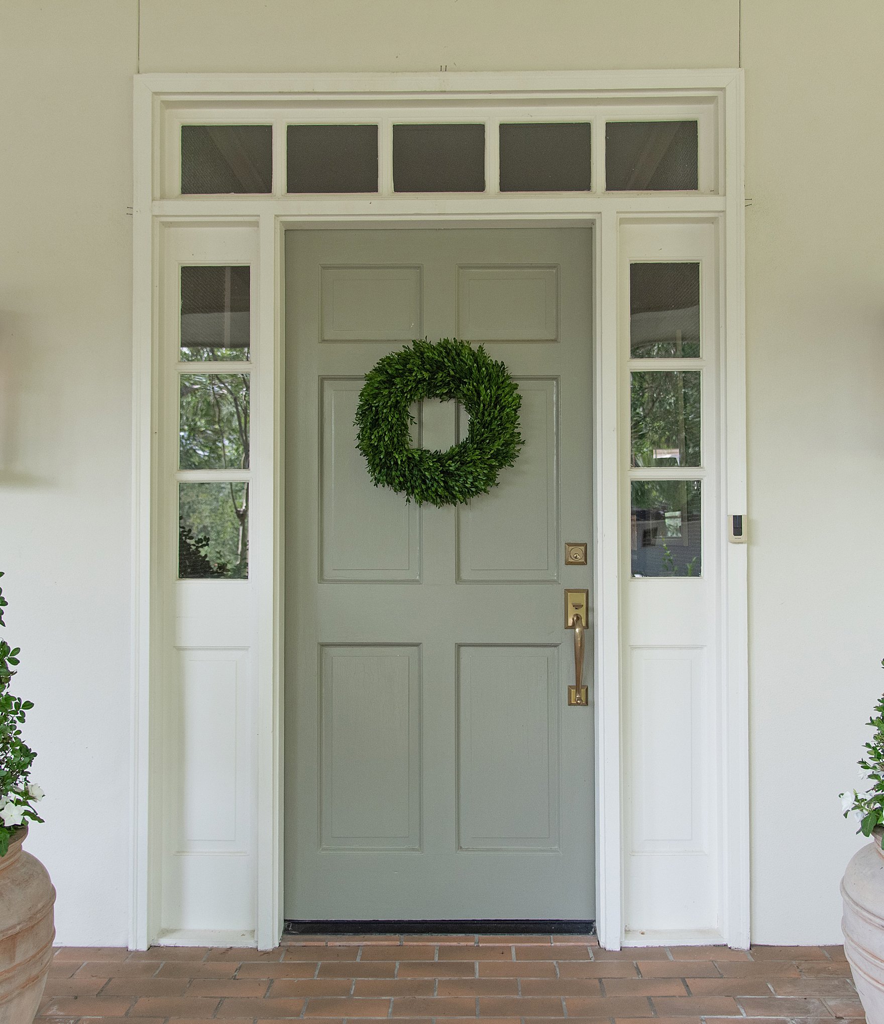 Fig & Dove 18#double; Round Boxwood Wreath