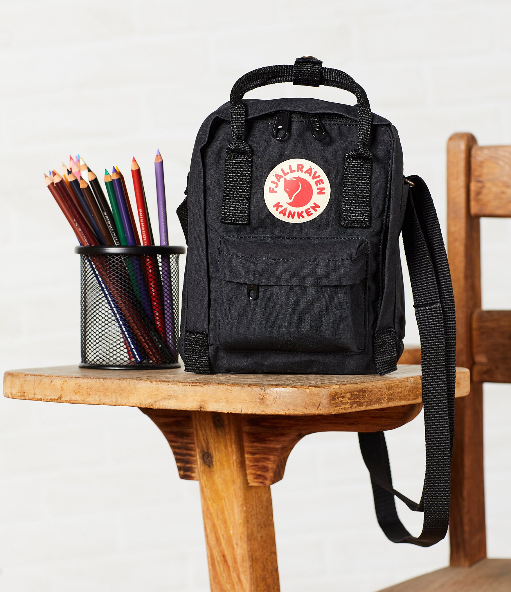 Fjallraven Patch Logo Kanken Sling Zip Crossbody Bag