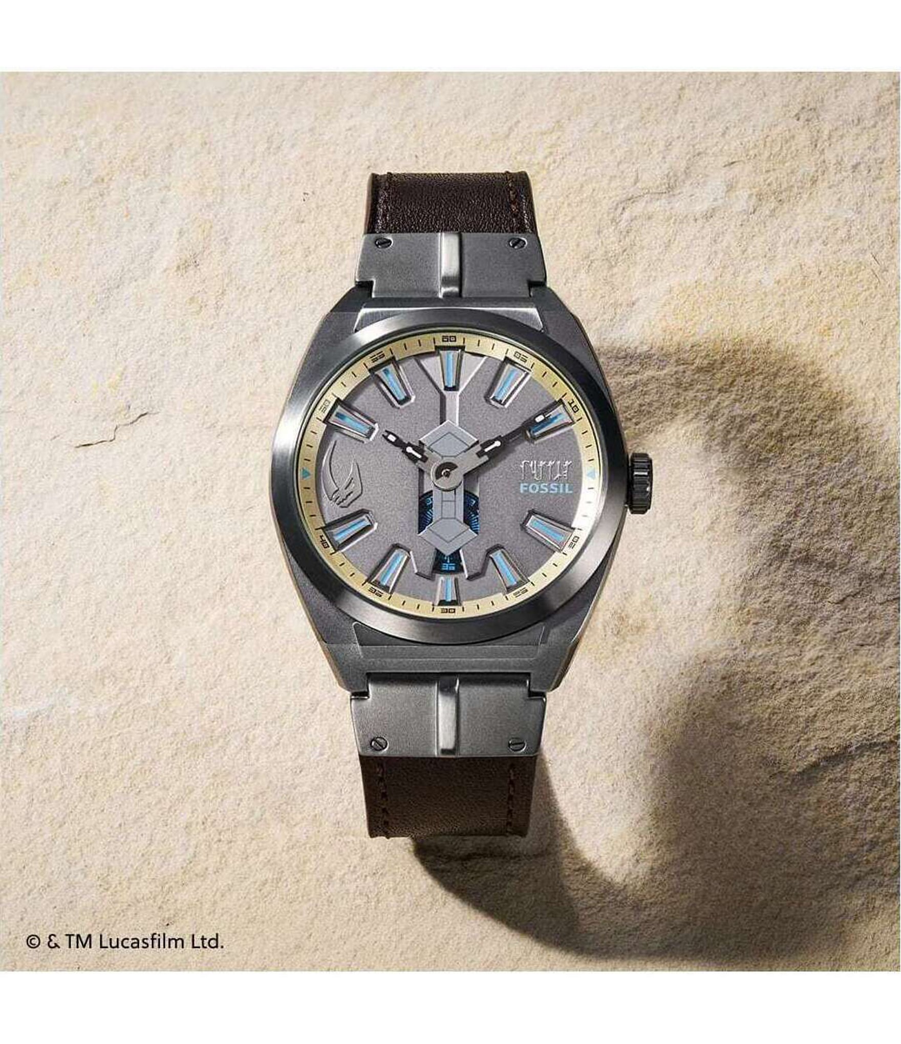Fossil Men's Limited Edition Star Wars Mandalorian Everett Quartz Three-Hand Leather Strap Watch Set