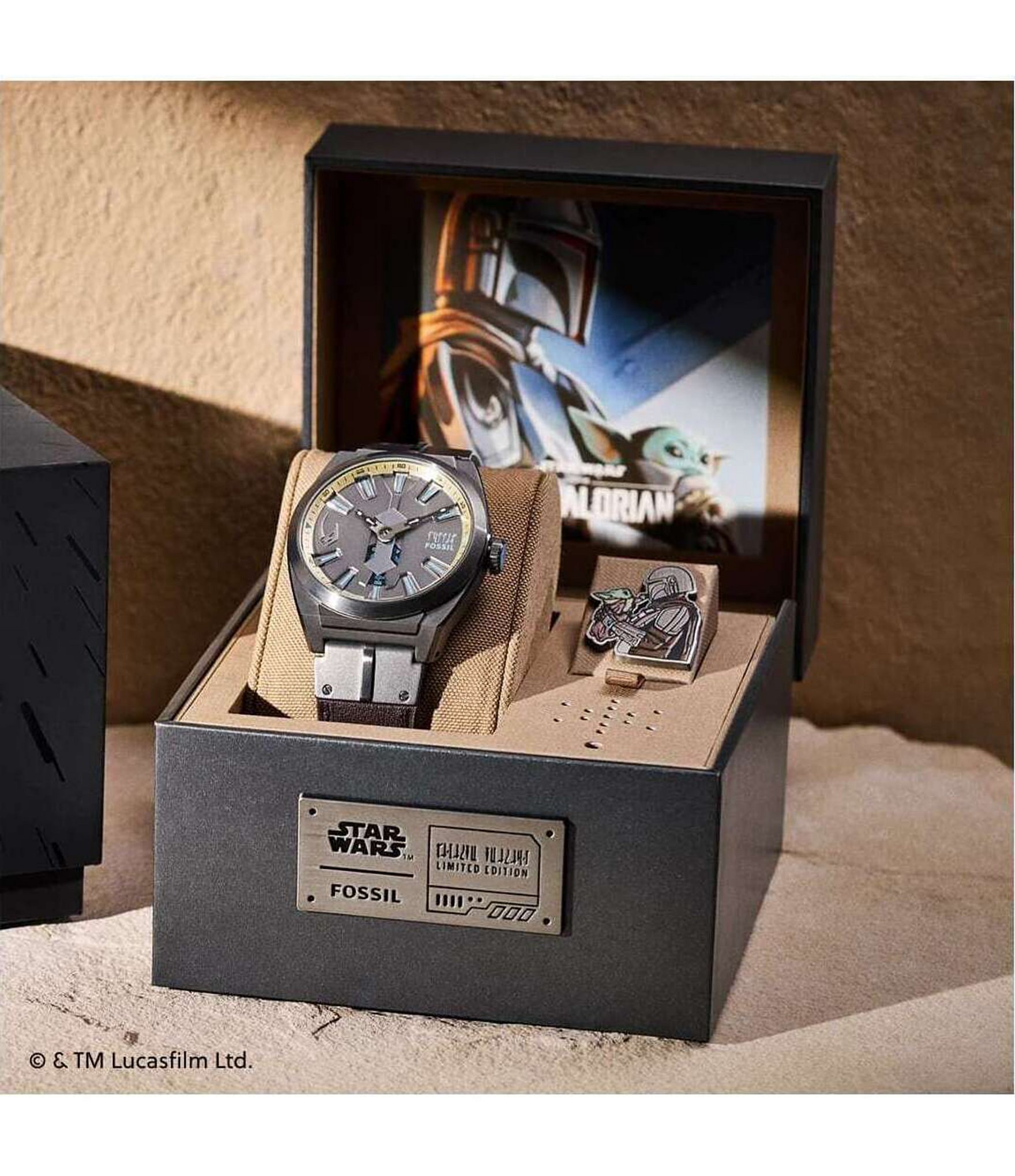 Fossil Men's Limited Edition Star Wars Mandalorian Everett Quartz Three-Hand Leather Strap Watch Set