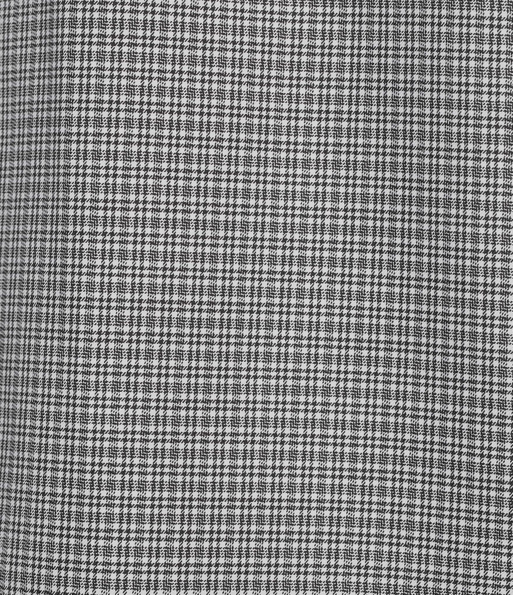 Hart Schaffner Marx State Street Essentials Long Sleeve Yarn Dyed Button Front Shirt