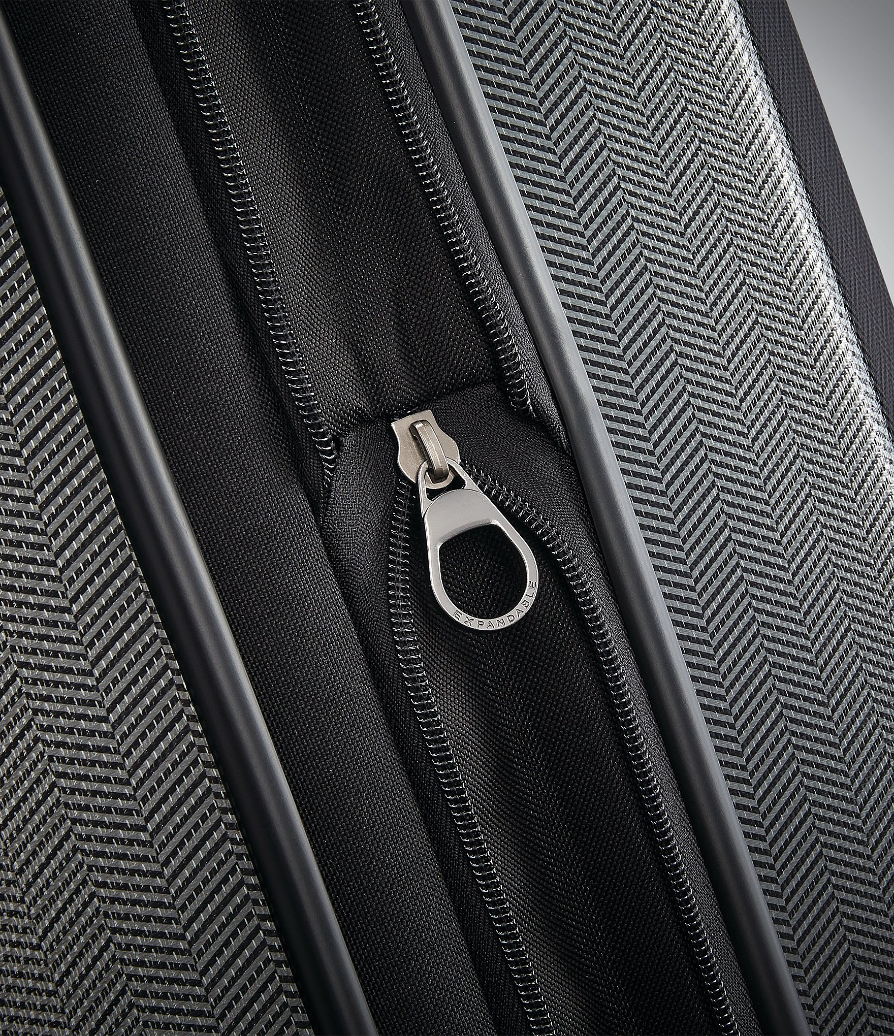Hartmann Century Deluxe Hardside Medium Spinner Suitcase