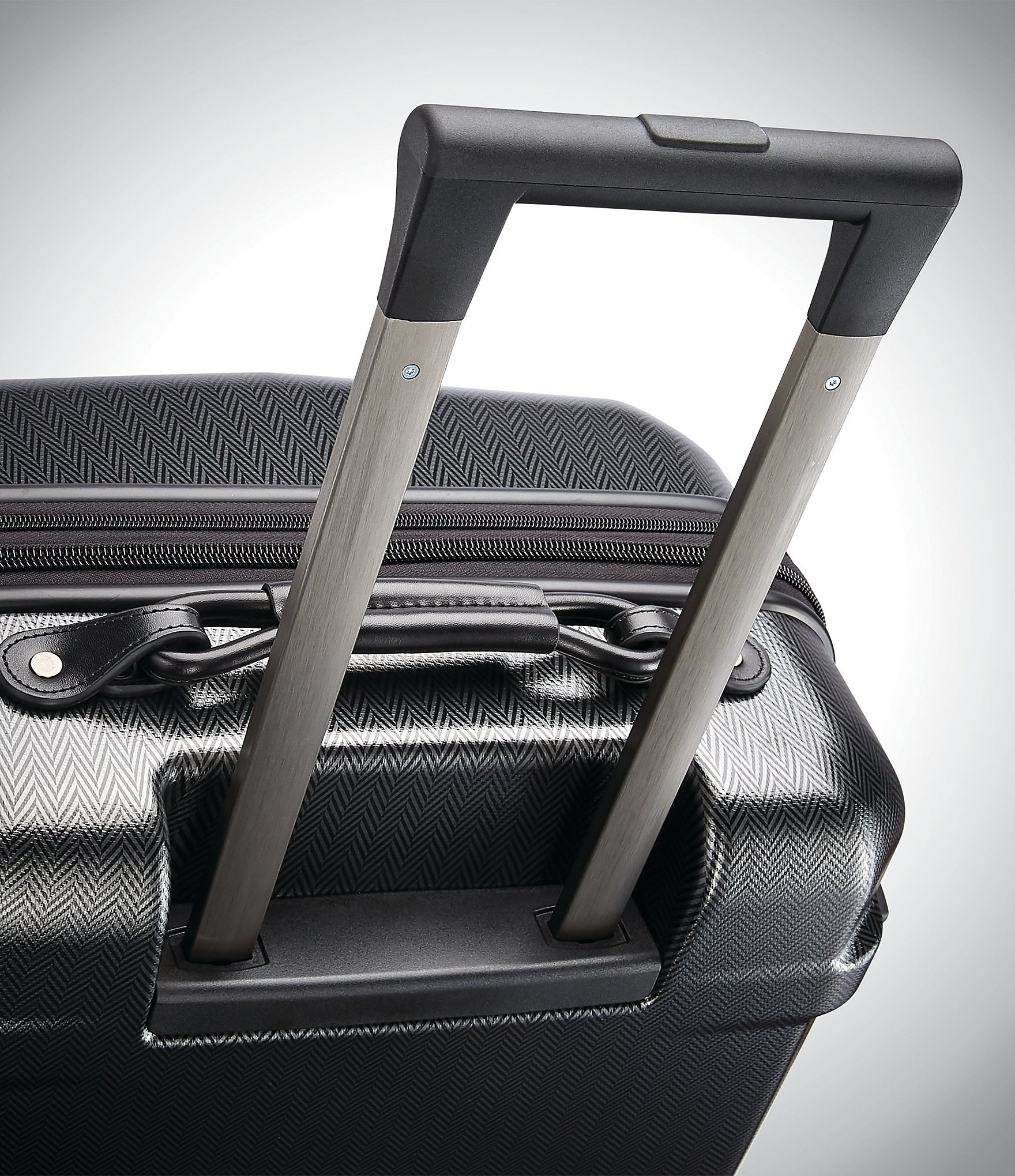 Hartmann Century Deluxe Hardside Medium Spinner Suitcase