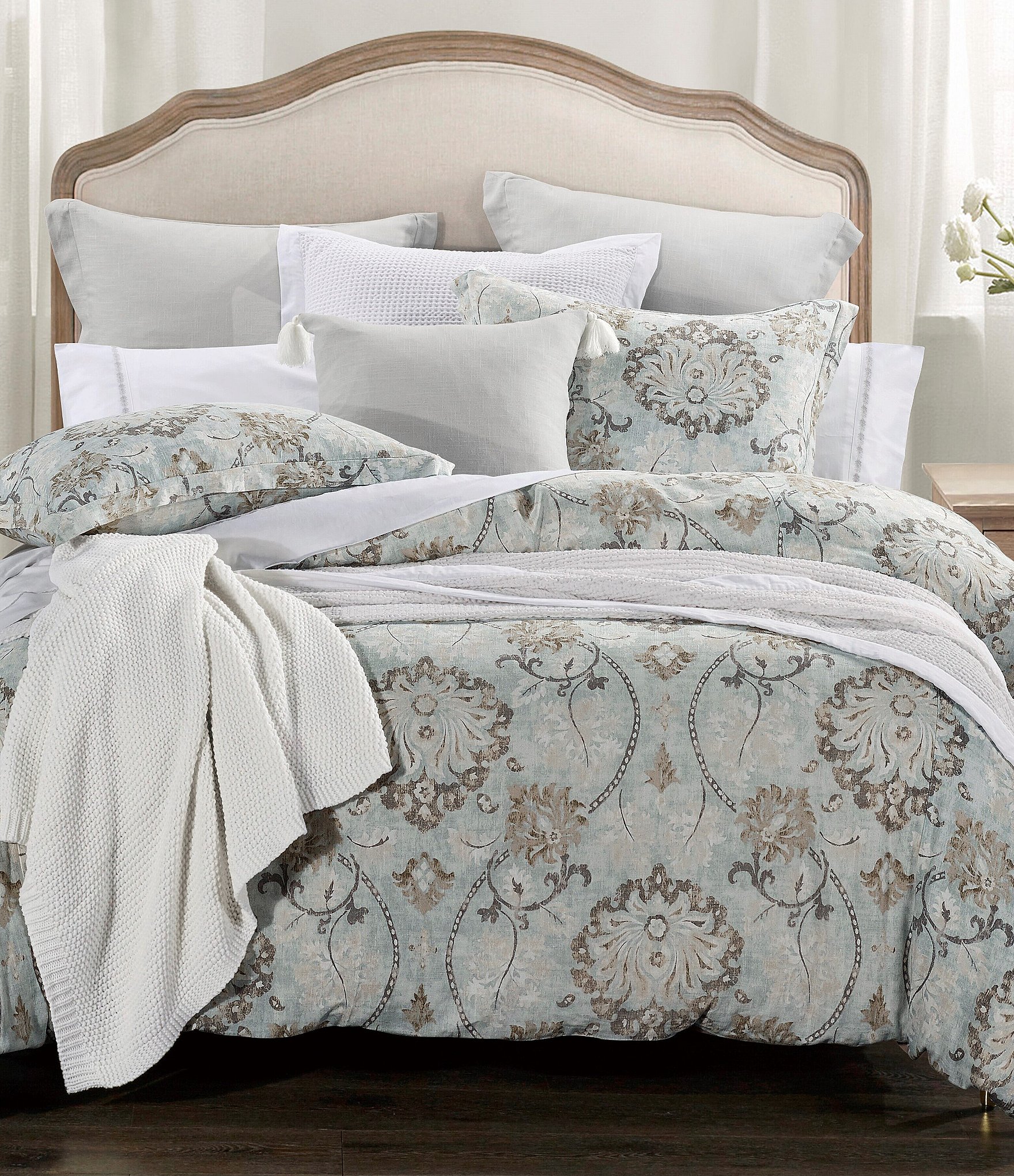 HiEnd Accents Victoria 3-Piece King Comforter Set in Gray, Cream, Tan,  Light Blue and Rust